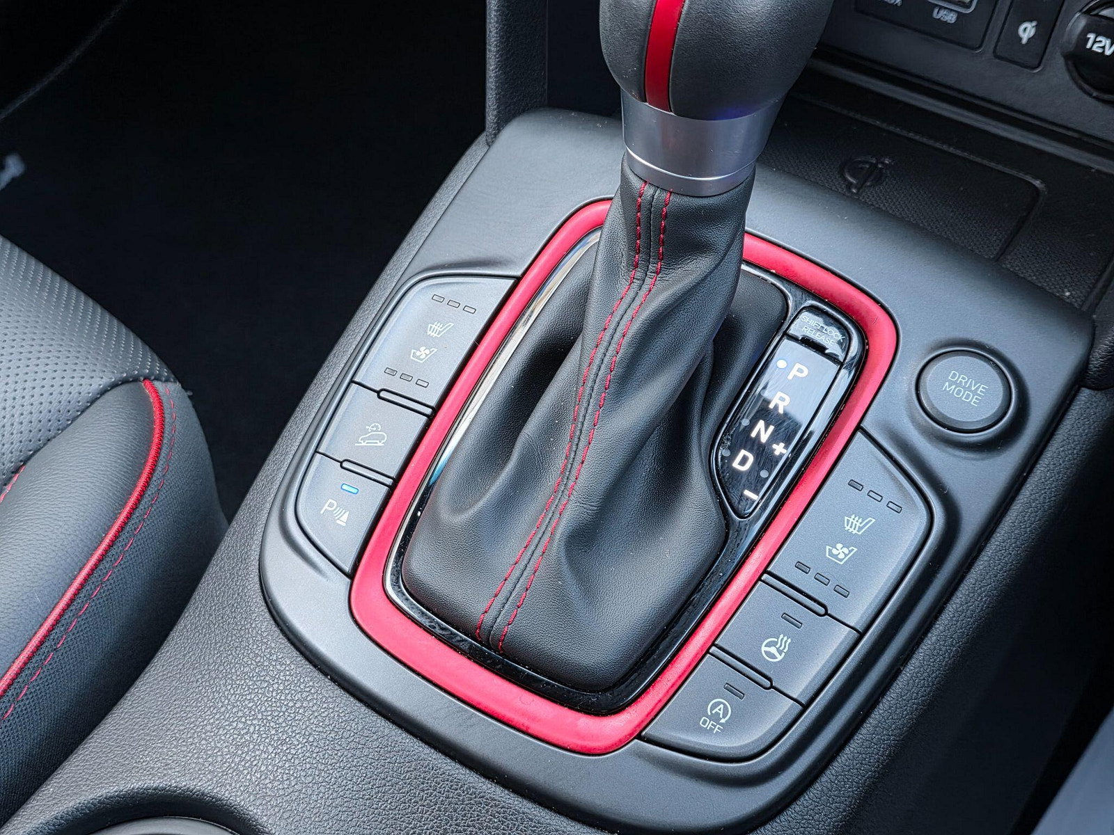 Hyundai Kona 1.6 T-GDi Iron Man Edition DCT Euro 6 (s/s) 5dr 5dr Automatic 2020