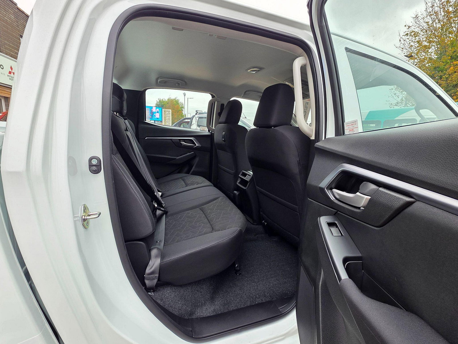 Isuzu D-Max 1.9 TD DL20 Pickup Double Cab 4dr Diesel Manual 4WD Euro 6 (s/s) (164 ps) 4dr Manual 2025