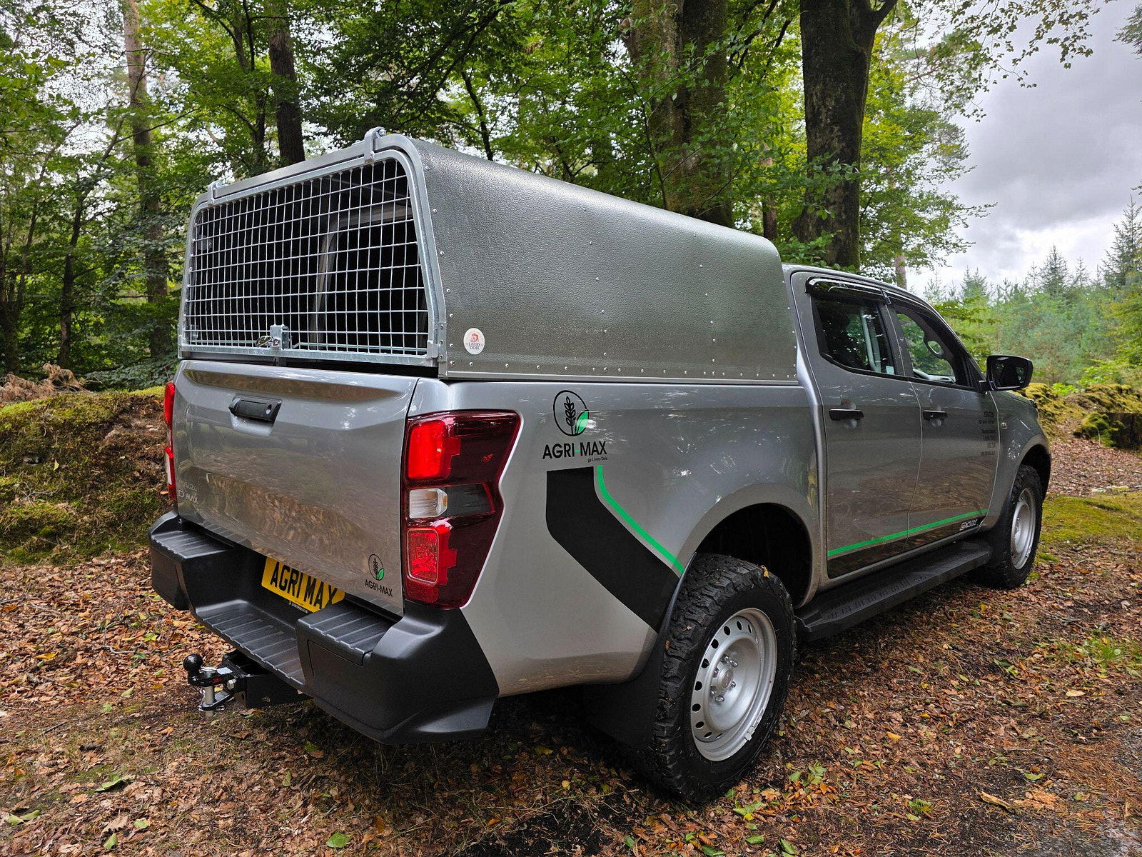 Isuzu D-Max 1.9 TD Utility Diff Lock Pickup Double Cab 4dr Diesel Manual 4WD Euro 6 (s/s) (164 ps) 4dr Manual 2025