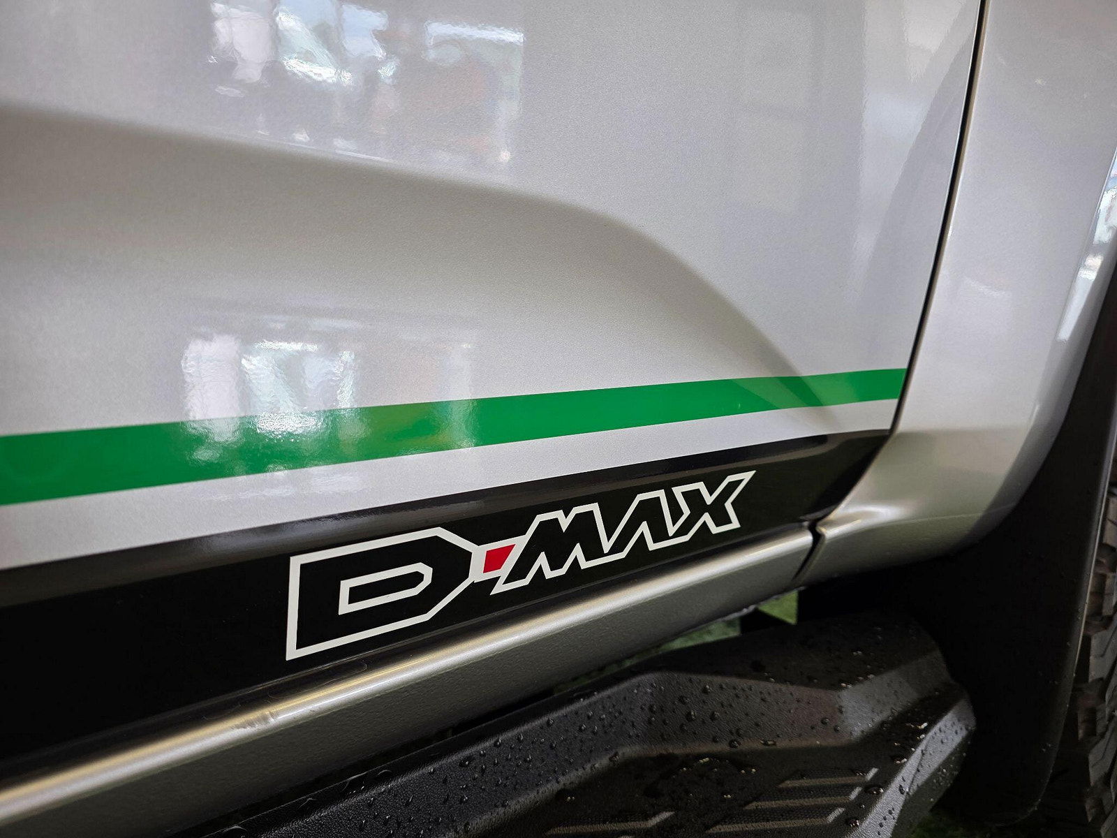 Isuzu D-Max 1.9 TD Utility Diff Lock Pickup Double Cab 4dr Diesel Manual 4WD Euro 6 (s/s) (164 ps) 4dr Manual 2025