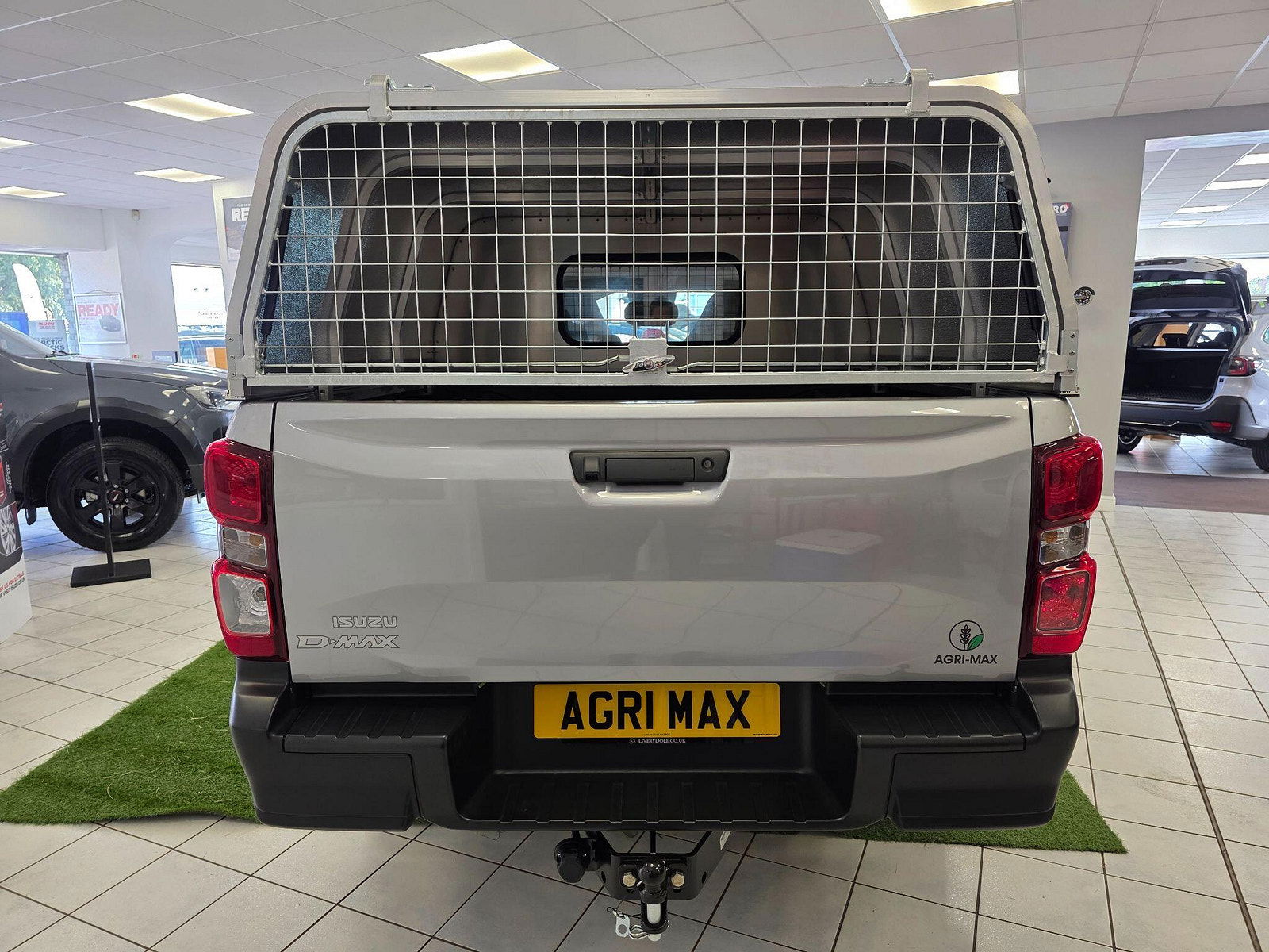 Isuzu D-Max 1.9 TD Utility Diff Lock Pickup Double Cab 4dr Diesel Manual 4WD Euro 6 (s/s) (164 ps) 4dr Manual 2025