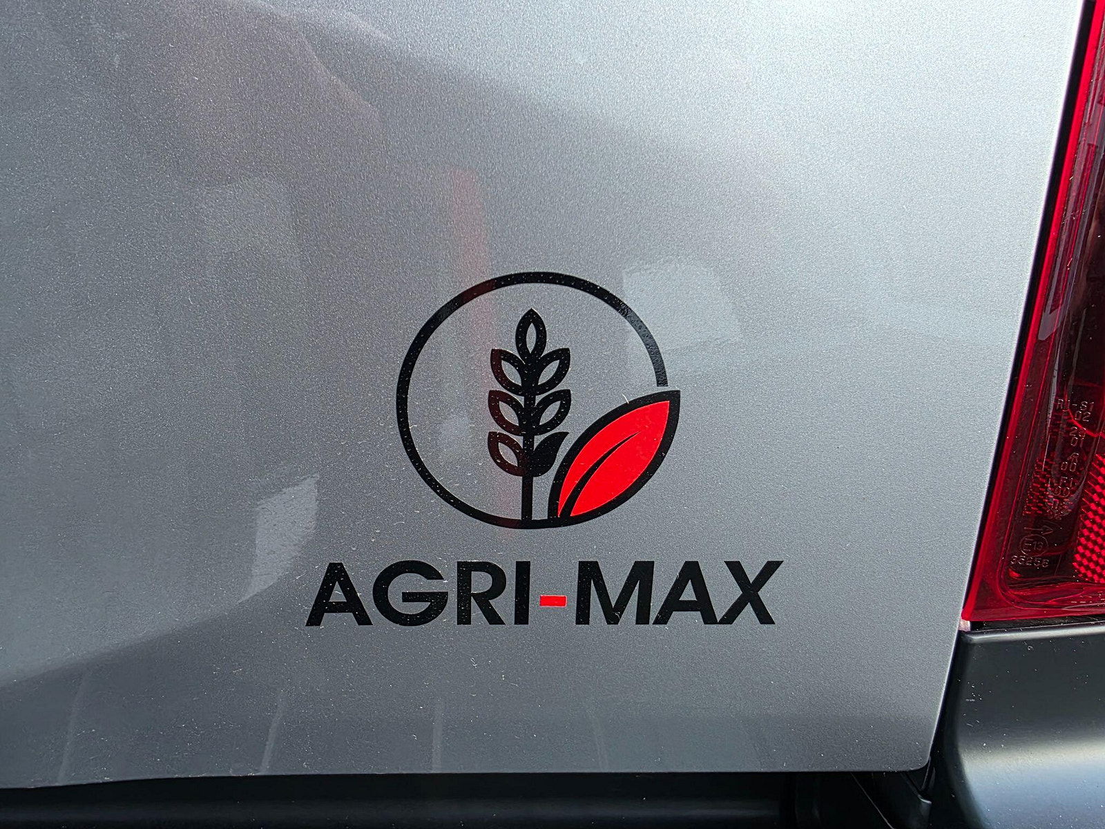 Isuzu D-Max 1.9 TD Utility Diff Lock Pickup Double Cab 4dr Diesel Manual 4WD Euro 6 (s/s) (164 ps) 4dr Manual 2025