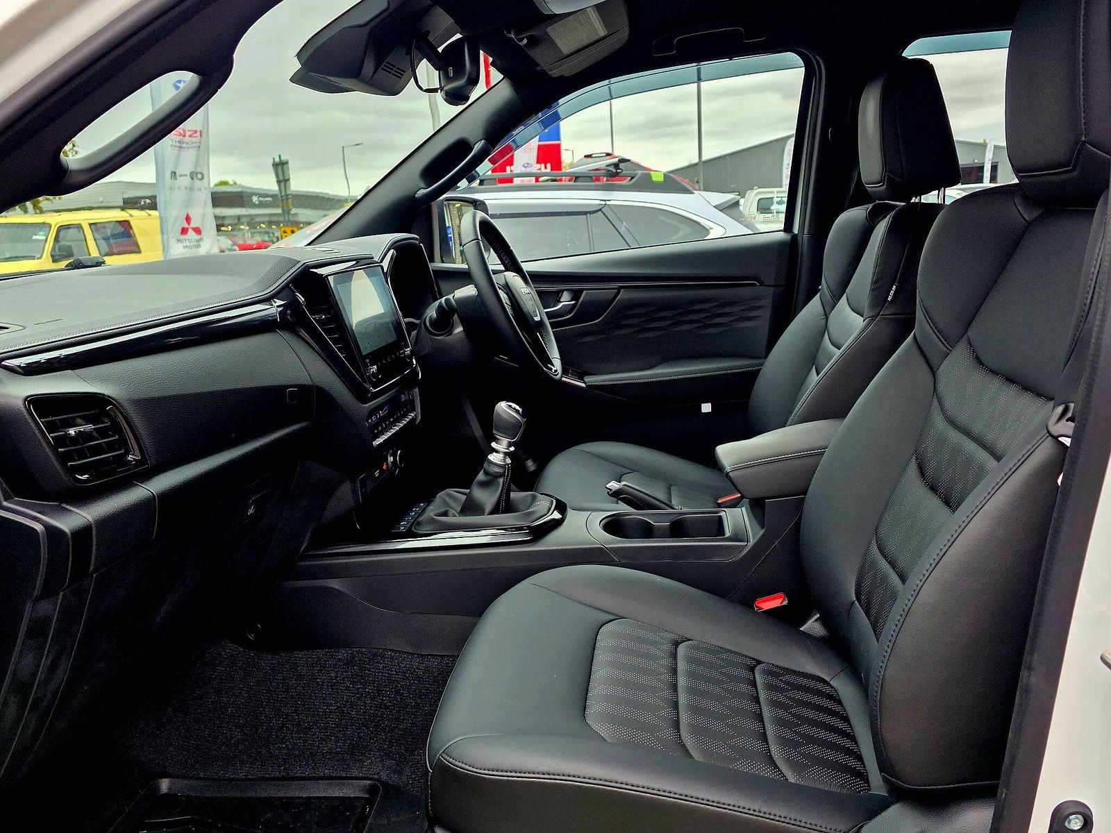 Isuzu D-Max 1.9 TD V-Cross 4WD Euro 6 (s/s) 4dr 4dr Manual 2025