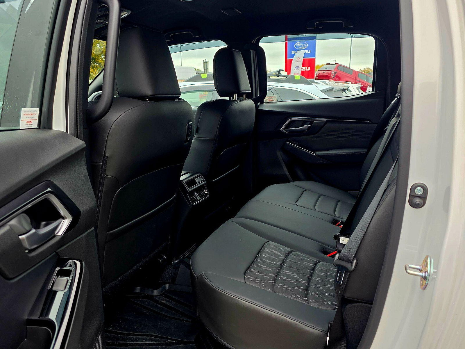 Isuzu D-Max 1.9 TD V-Cross 4WD Euro 6 (s/s) 4dr 4dr Manual 2025