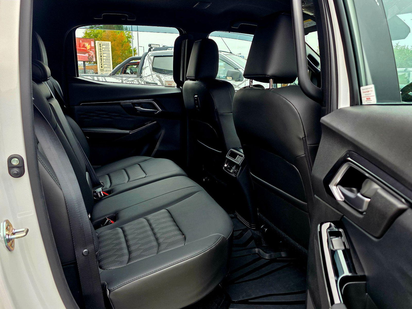 Isuzu D-Max 1.9 TD V-Cross 4WD Euro 6 (s/s) 4dr 4dr Manual 2025