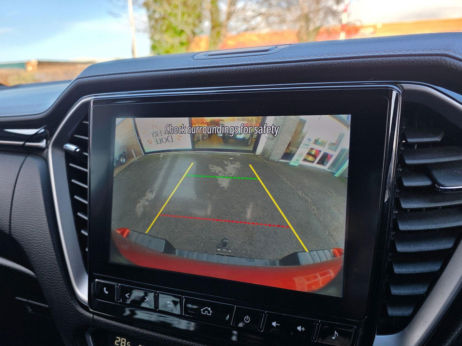 Isuzu D-Max 1.9 TD V-Cross Auto 4WD Euro 6 (s/s) 4dr 4dr Automatic 2023