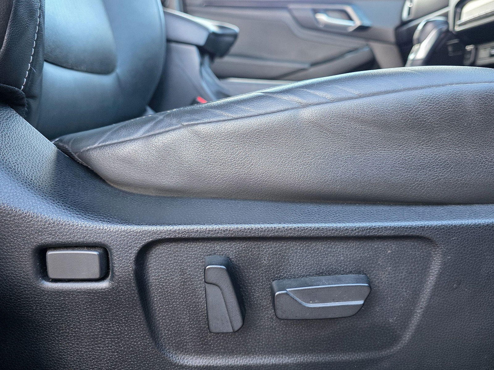 Isuzu D-Max 1.9 TD V-Cross Auto 4WD Euro 6 (s/s) 4dr 4dr Automatic 2023