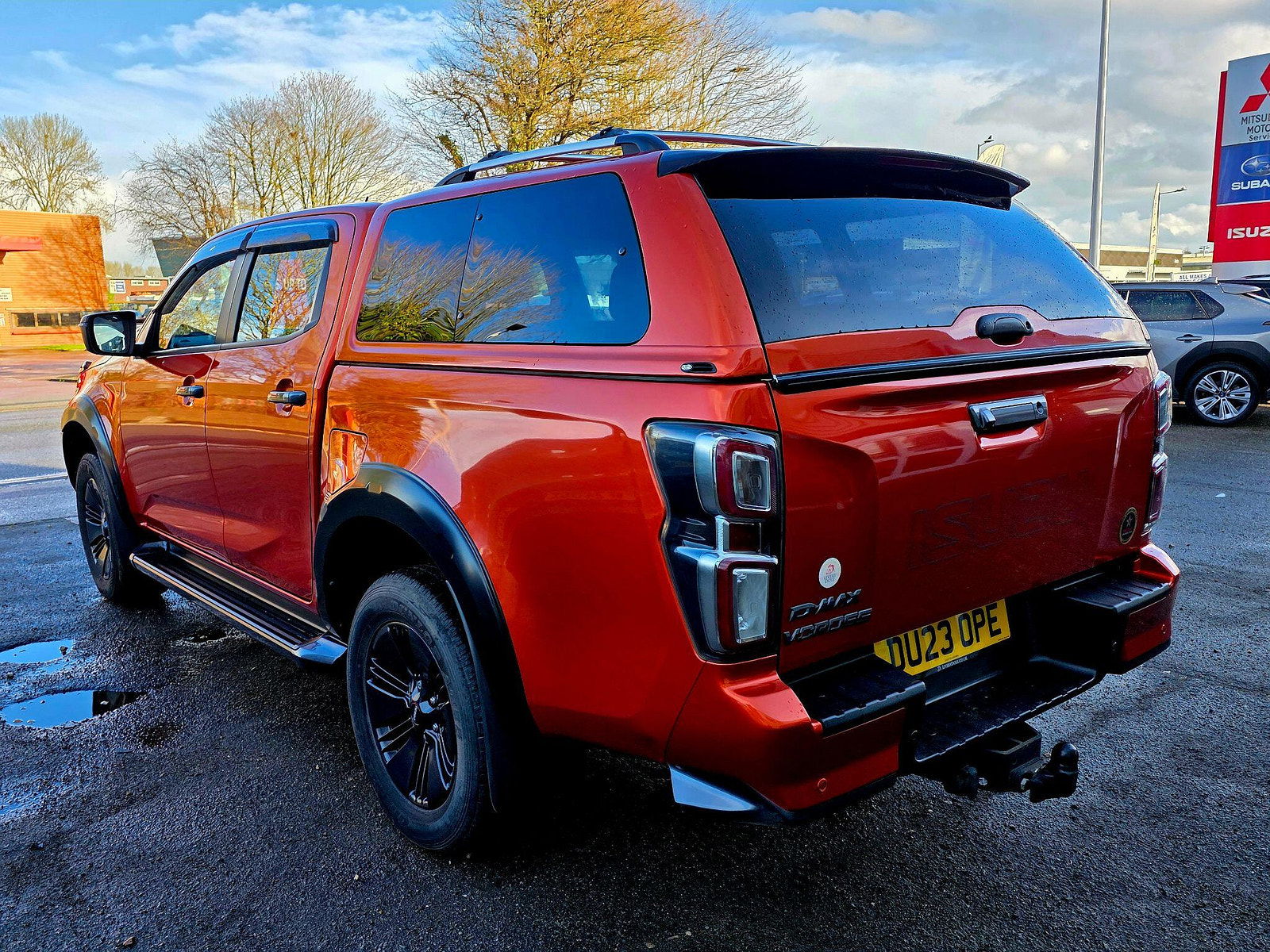 Isuzu D-Max 1.9 TD V-Cross Auto 4WD Euro 6 (s/s) 4dr 4dr Automatic 2023