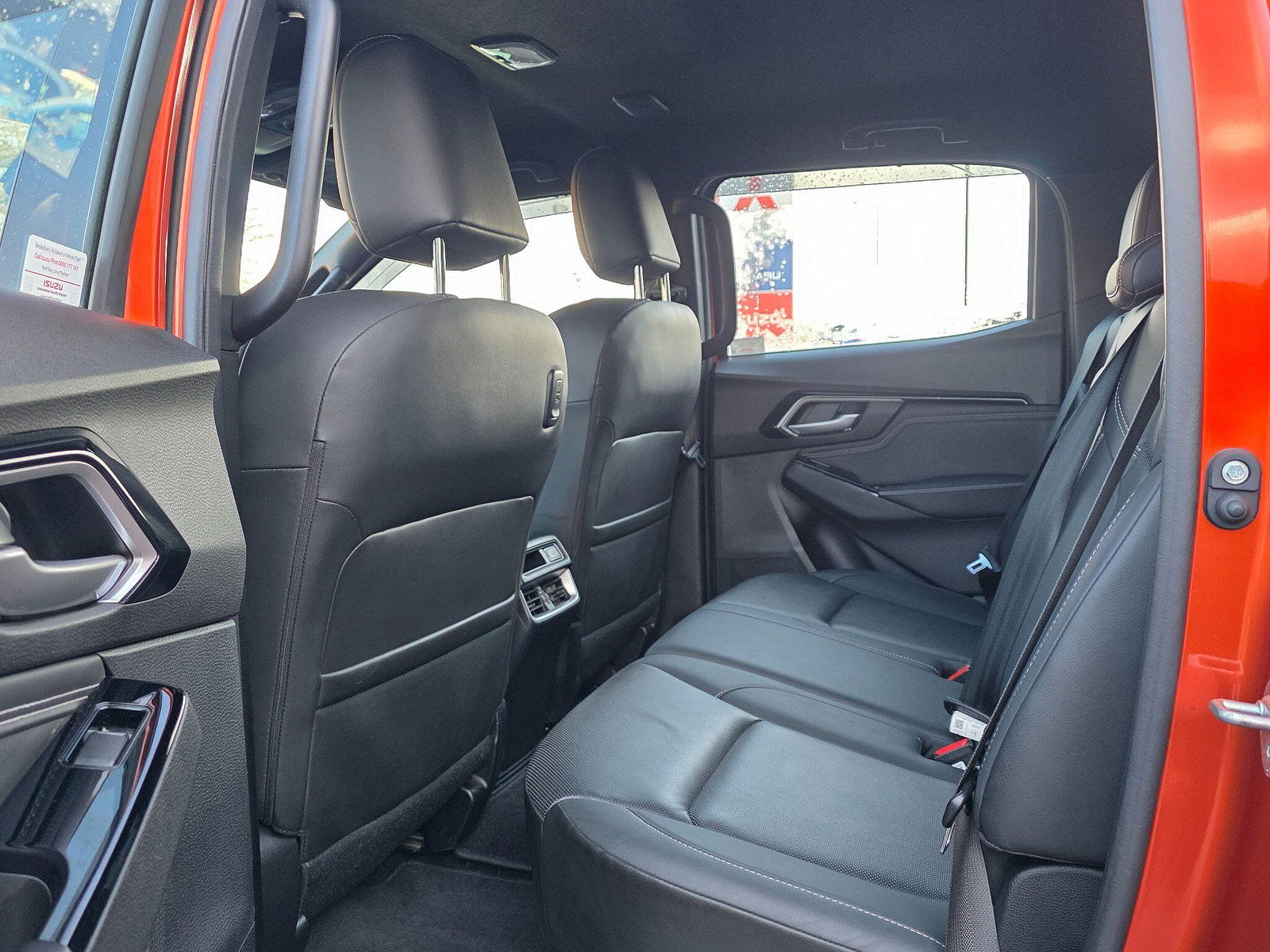 Isuzu D-Max 1.9 TD V-Cross Auto 4WD Euro 6 (s/s) 4dr 4dr Automatic 2023