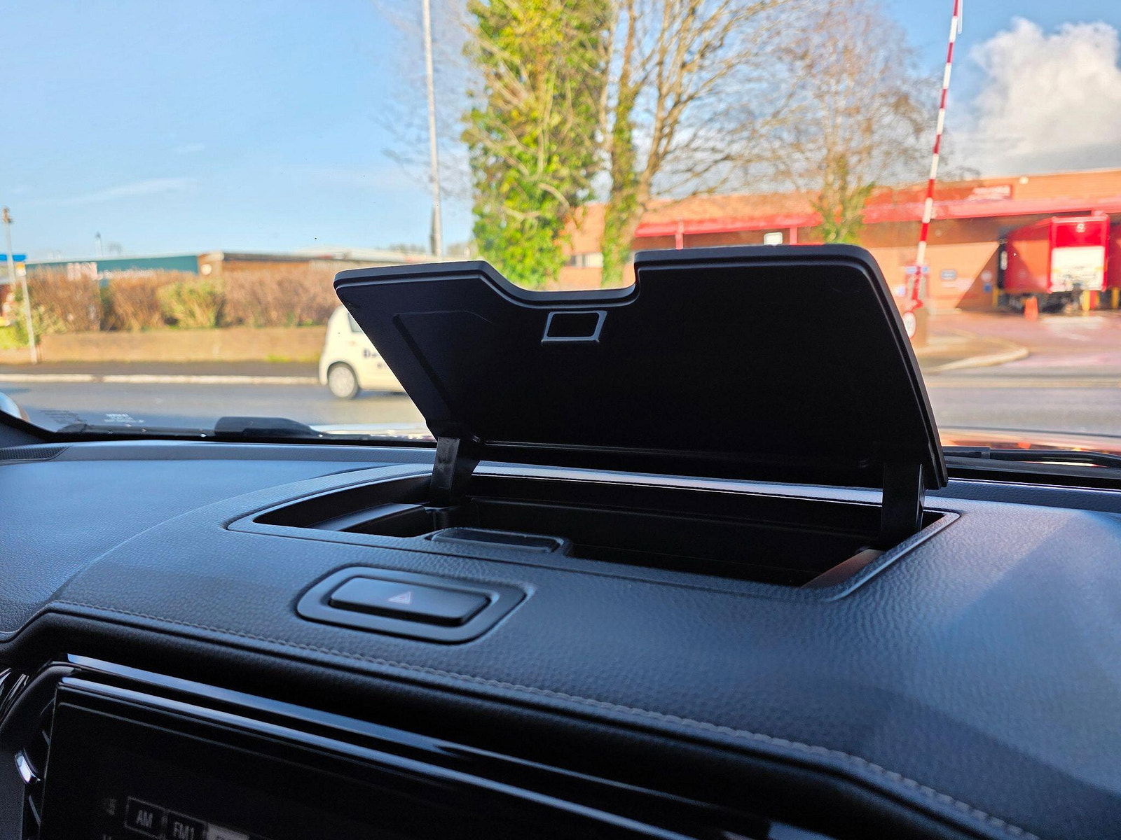 Isuzu D-Max 1.9 TD V-Cross Auto 4WD Euro 6 (s/s) 4dr 4dr Automatic 2023