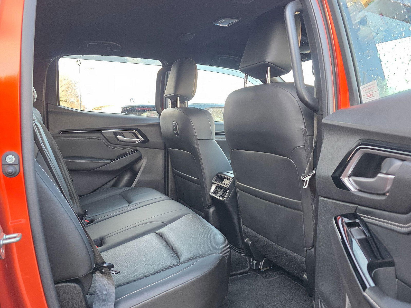 Isuzu D-Max 1.9 TD V-Cross Auto 4WD Euro 6 (s/s) 4dr 4dr Automatic 2023