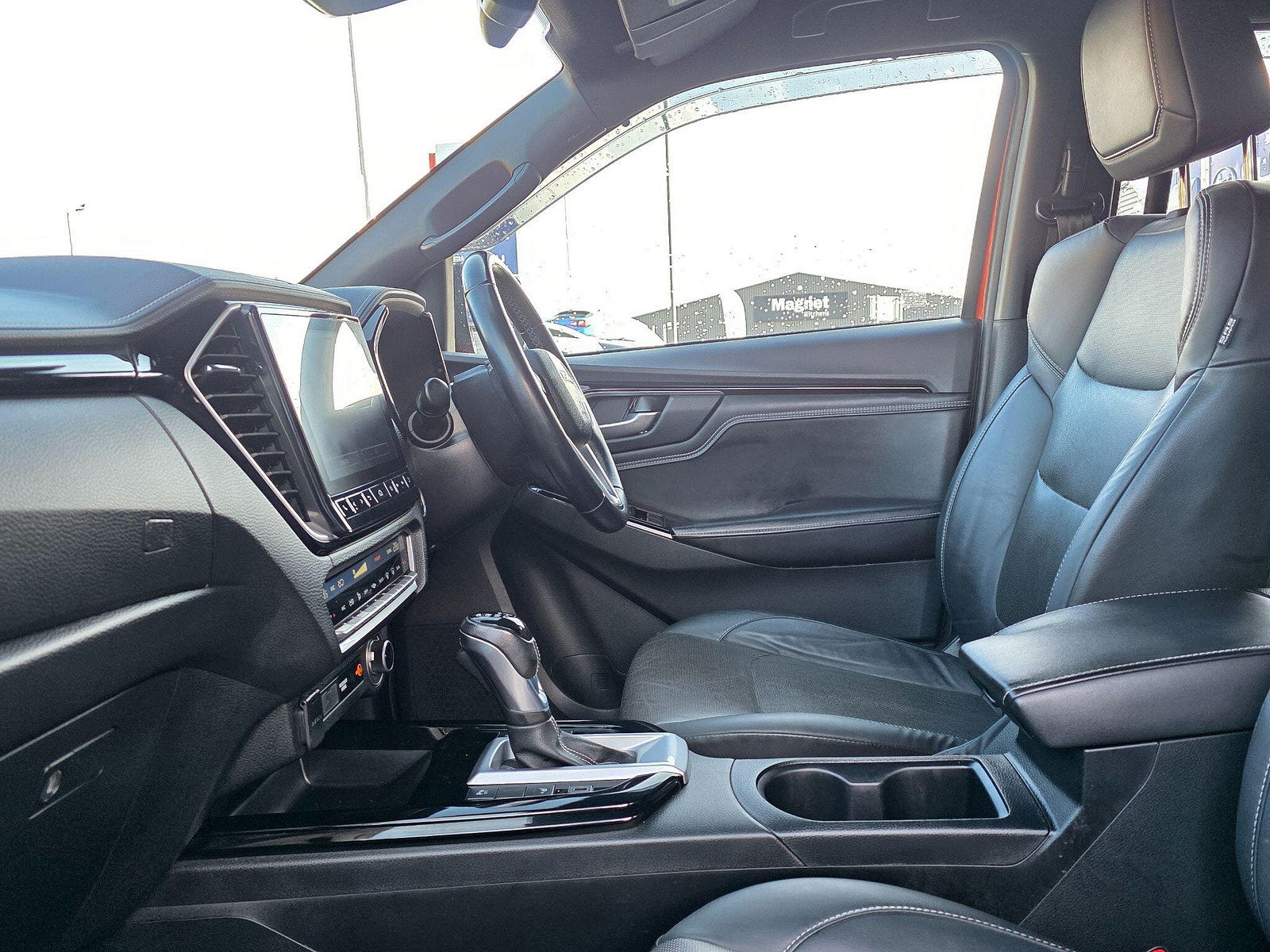 Isuzu D-Max 1.9 TD V-Cross Auto 4WD Euro 6 (s/s) 4dr 4dr Automatic 2023