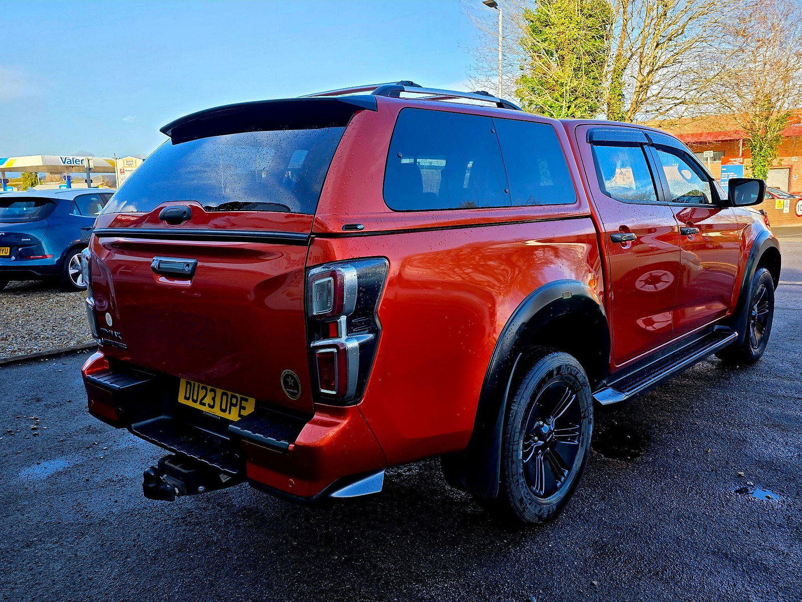 Isuzu D-Max 1.9 TD V-Cross Auto 4WD Euro 6 (s/s) 4dr 4dr Automatic 2023