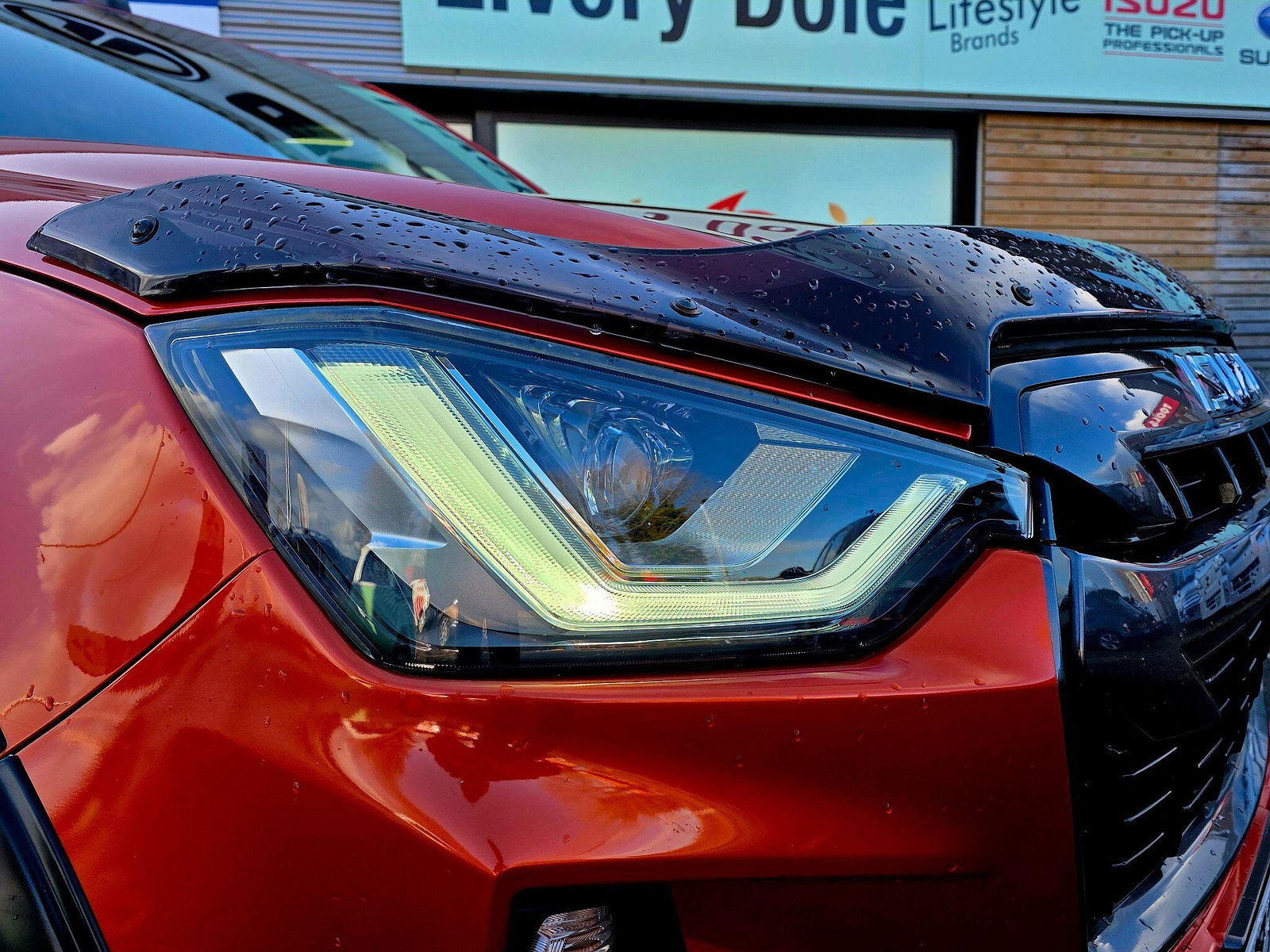 Isuzu D-Max 1.9 TD V-Cross Auto 4WD Euro 6 (s/s) 4dr 4dr Automatic 2023