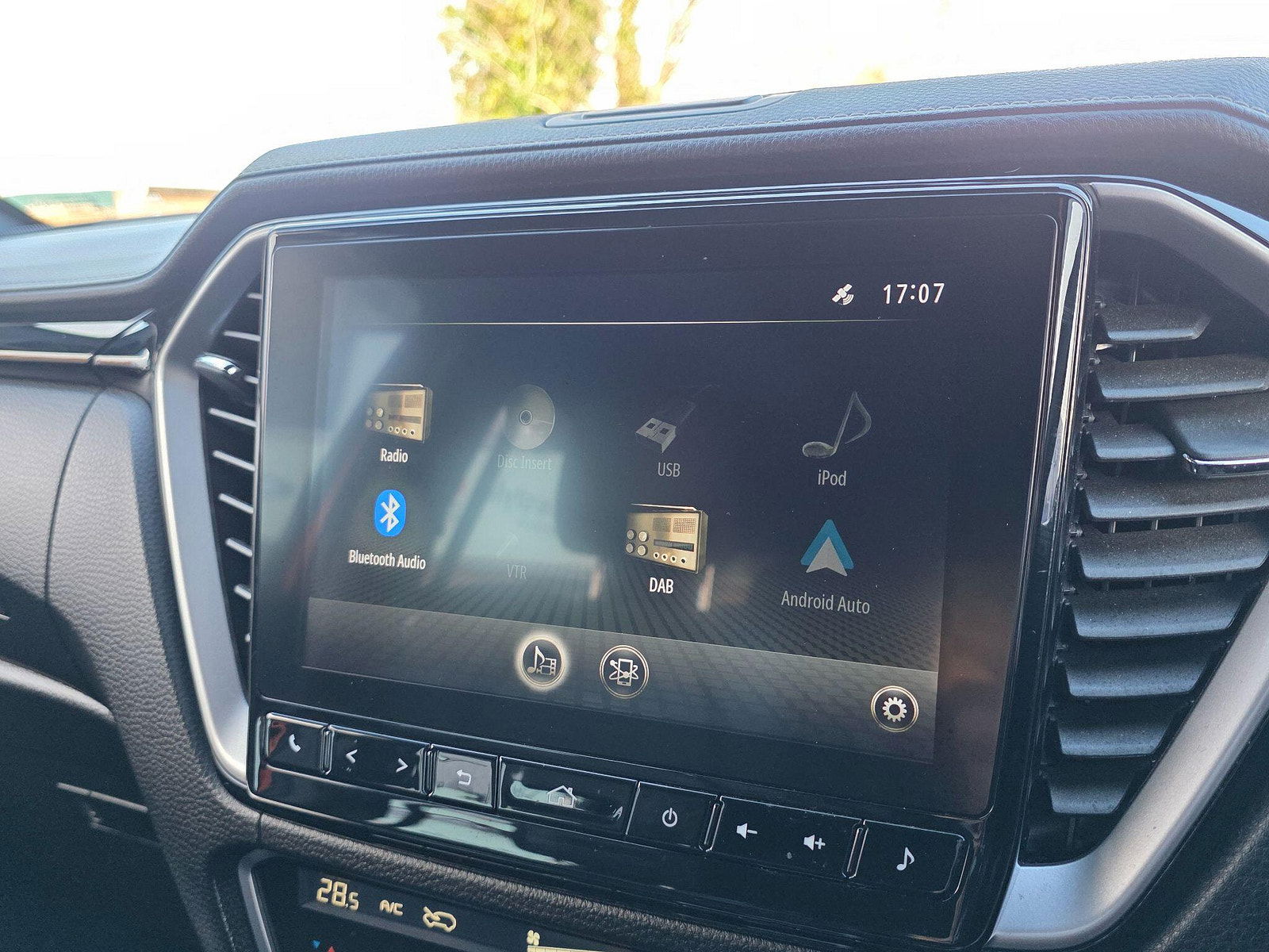 Isuzu D-Max 1.9 TD V-Cross Auto 4WD Euro 6 (s/s) 4dr 4dr Automatic 2023