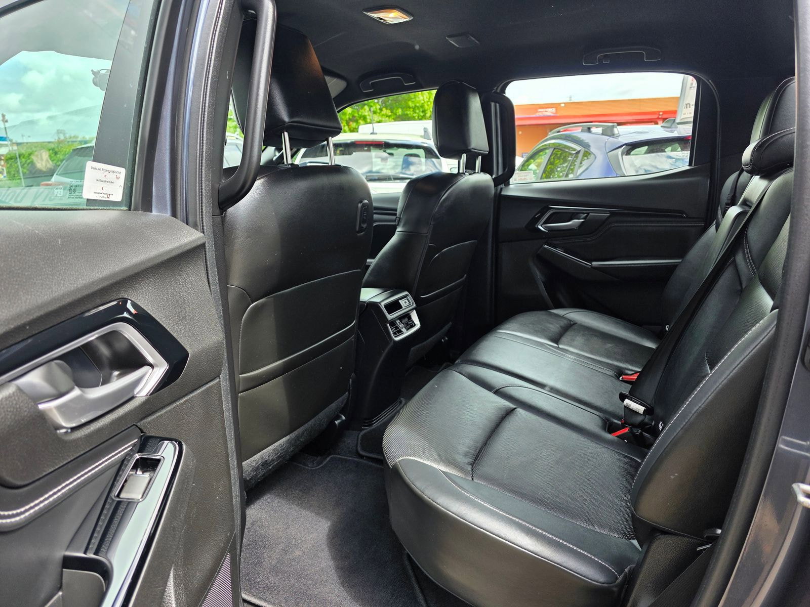 Isuzu D-Max 1.9 TD V-Cross Pickup Double Cab 4dr Diesel Auto 4WD Euro 6 (s/s) (164 ps) 4dr Automatic 2022