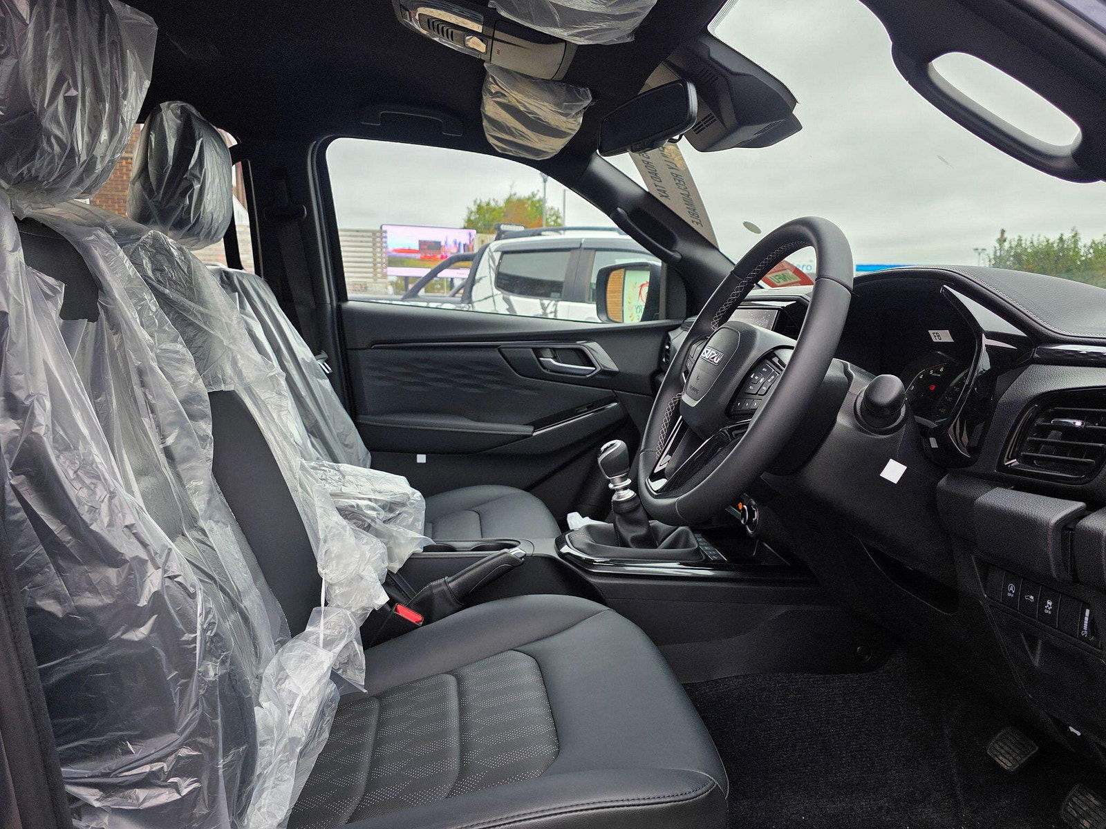 Isuzu D-Max 1.9 TD V-Cross Pickup Double Cab 4dr Diesel Manual 4WD Euro 6 (s/s) (164 ps) 4dr Manual 2025