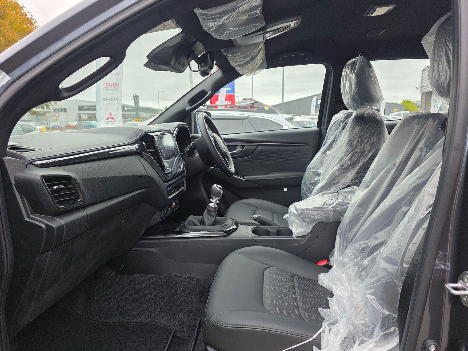 Isuzu D-Max 1.9 TD V-Cross Pickup Double Cab 4dr Diesel Manual 4WD Euro 6 (s/s) (164 ps) 4dr Manual 2025