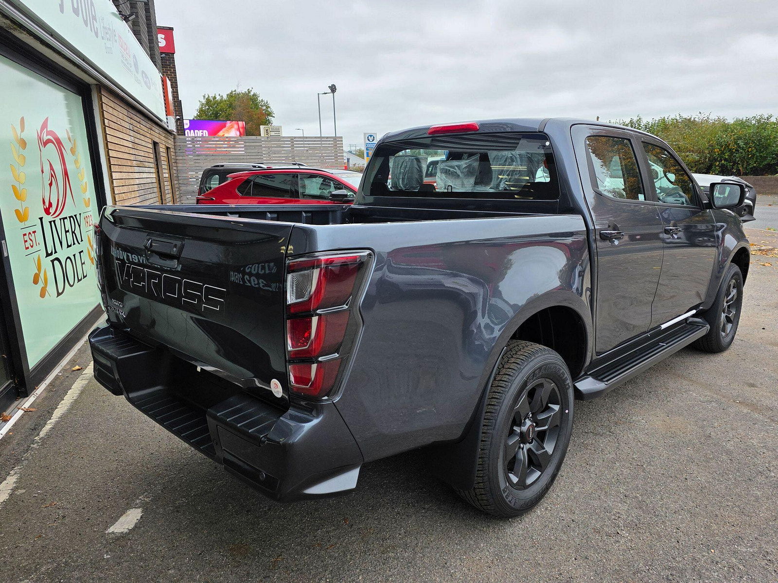 Isuzu D-Max 1.9 TD V-Cross Pickup Double Cab 4dr Diesel Manual 4WD Euro 6 (s/s) (164 ps) 4dr Manual 2025