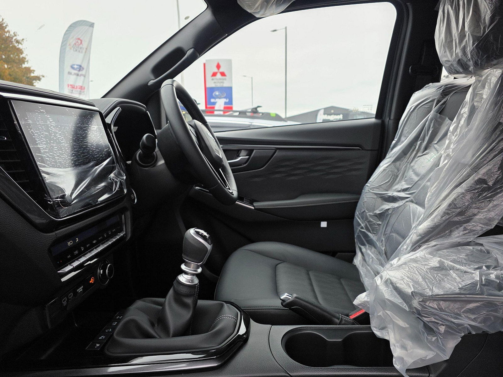 Isuzu D-Max 1.9 TD V-Cross Pickup Double Cab 4dr Diesel Manual 4WD Euro 6 (s/s) (164 ps) 4dr Manual 2025