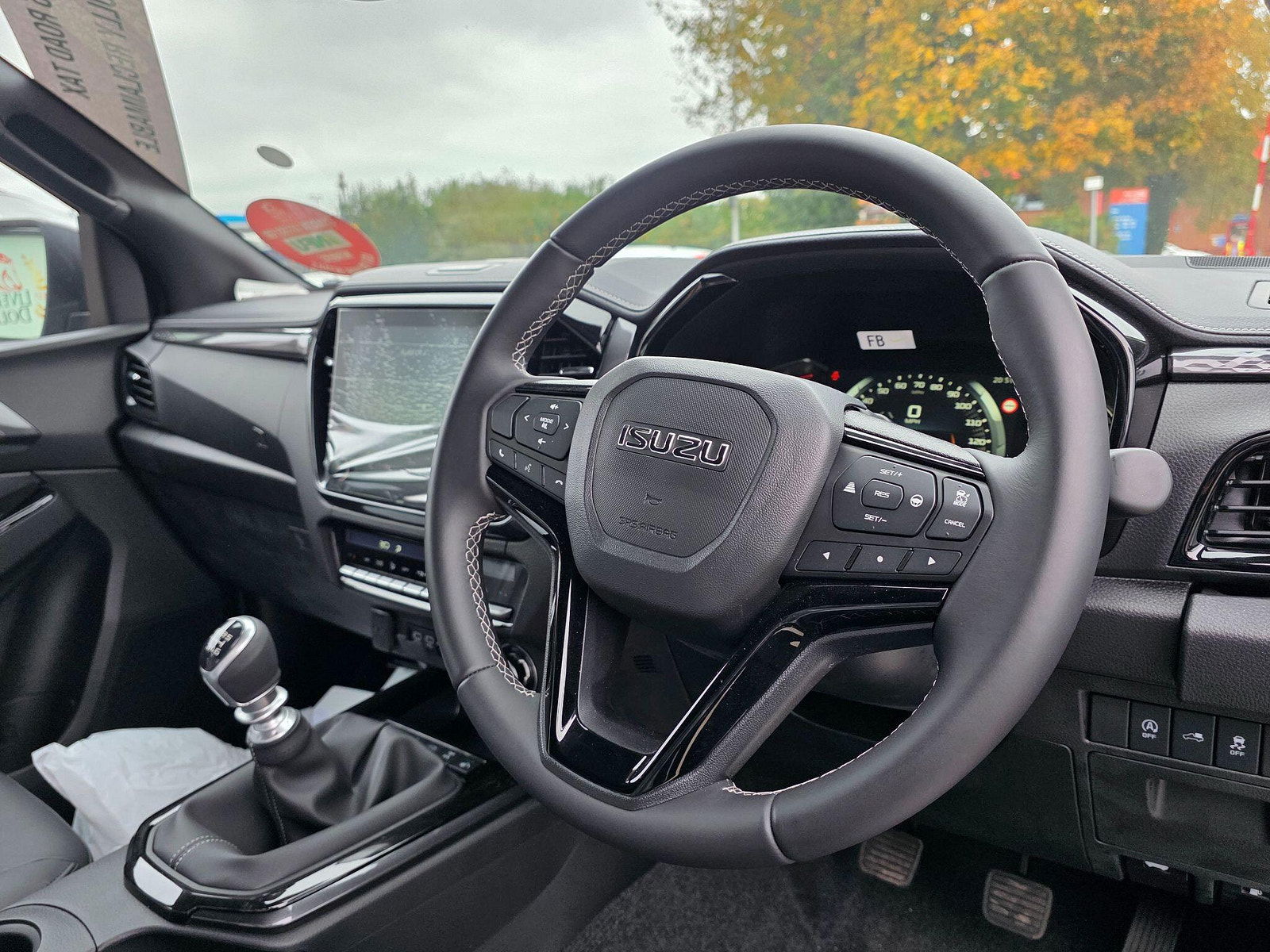 Isuzu D-Max 1.9 TD V-Cross Pickup Double Cab 4dr Diesel Manual 4WD Euro 6 (s/s) (164 ps) 4dr Manual 2025