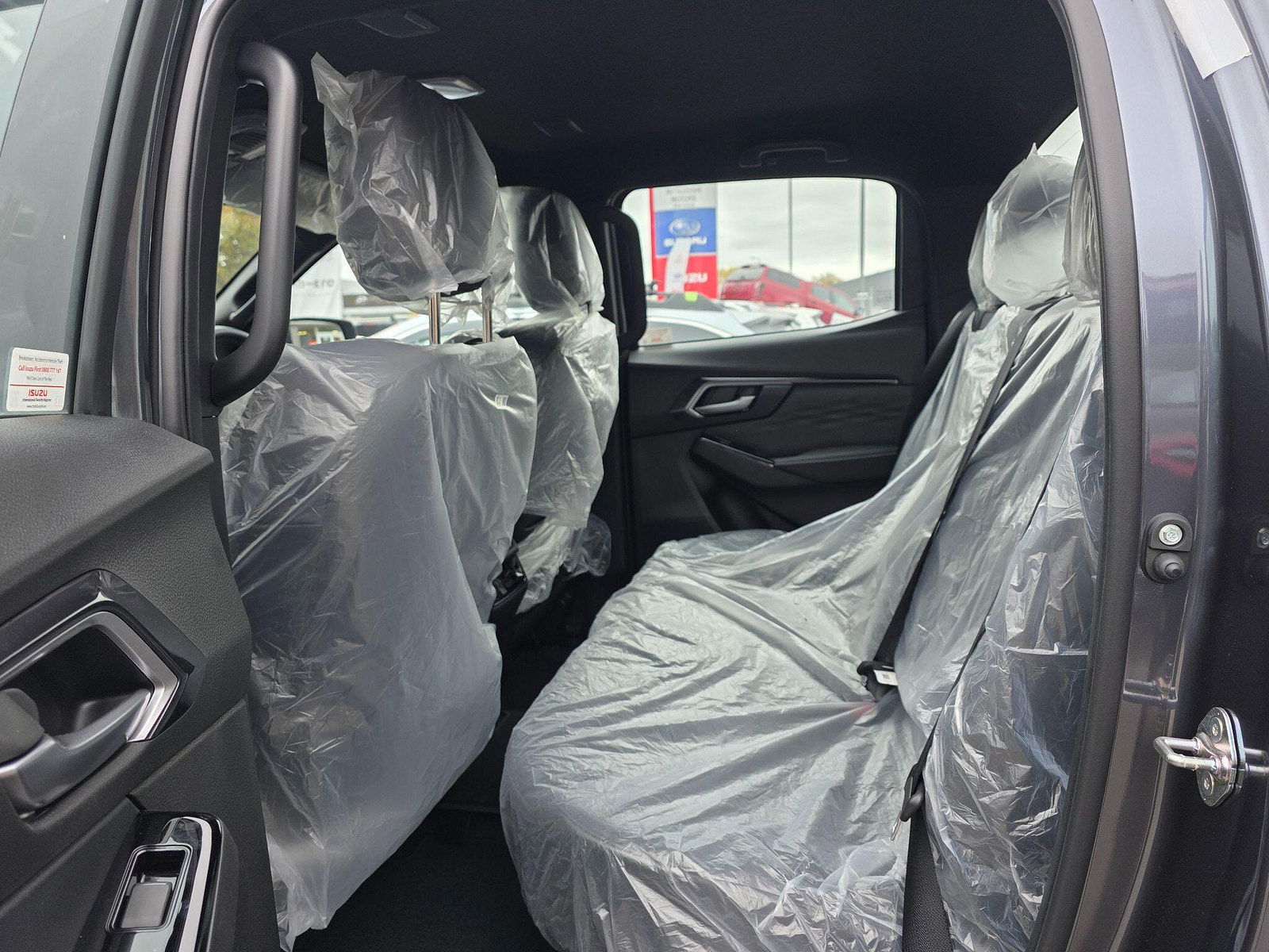 Isuzu D-Max 1.9 TD V-Cross Pickup Double Cab 4dr Diesel Manual 4WD Euro 6 (s/s) (164 ps) 4dr Manual 2025