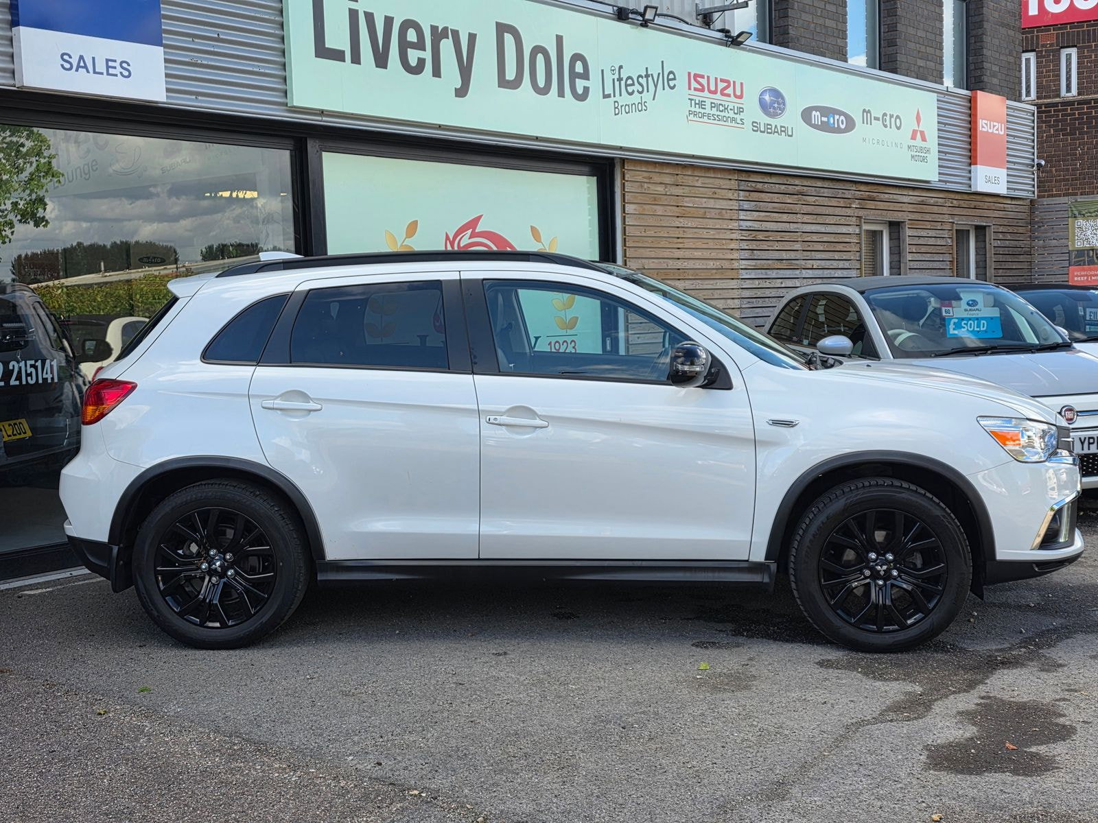 Mitsubishi ASX 1.6 Black SUV 5dr Petrol Manual Euro 6 (117 ps) 5dr Manual 2019
