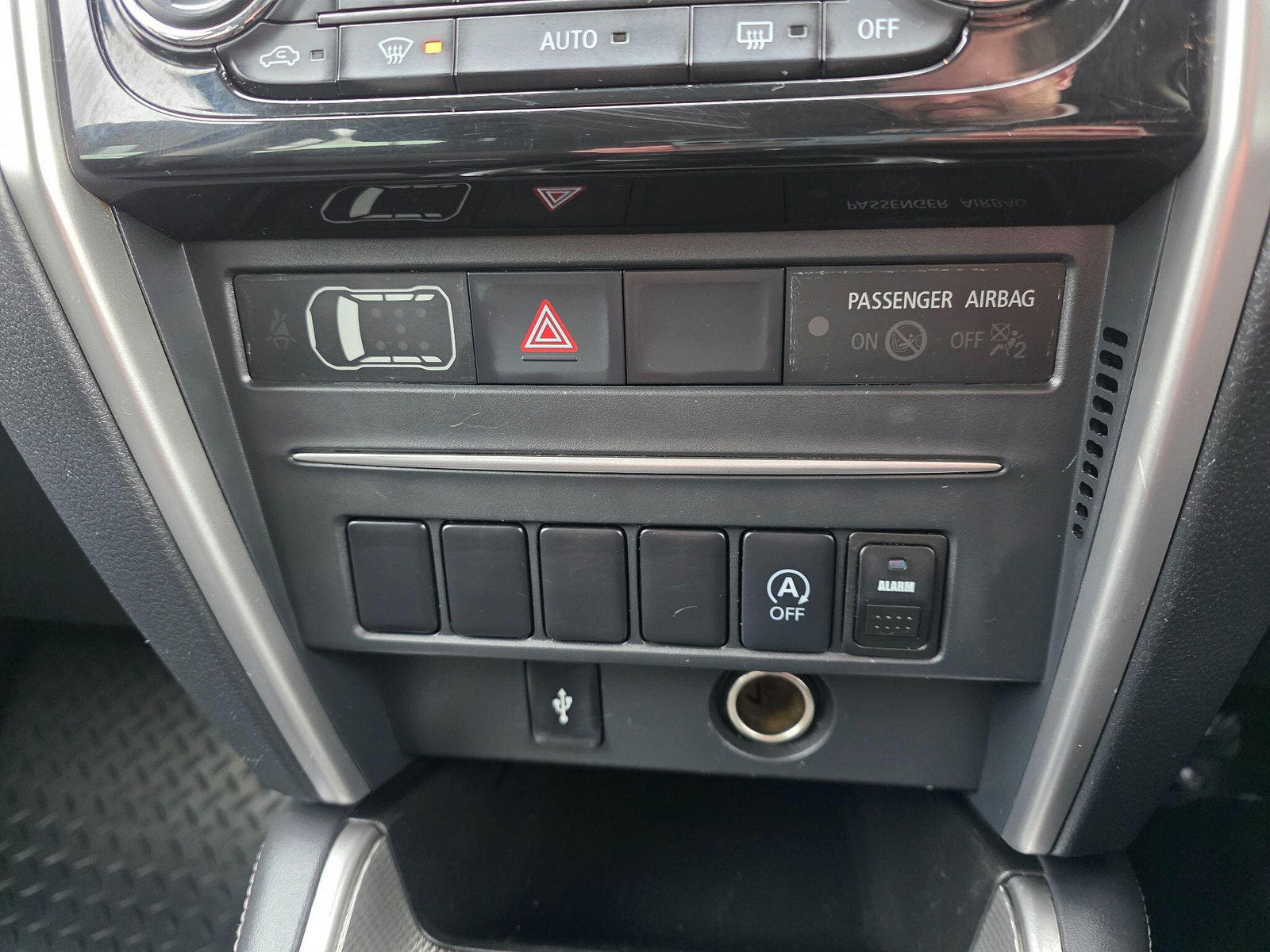 Mitsubishi L200 2.2 DI-D DC Trojan 4WD Euro 6 (s/s) 4dr 4dr Manual 2020