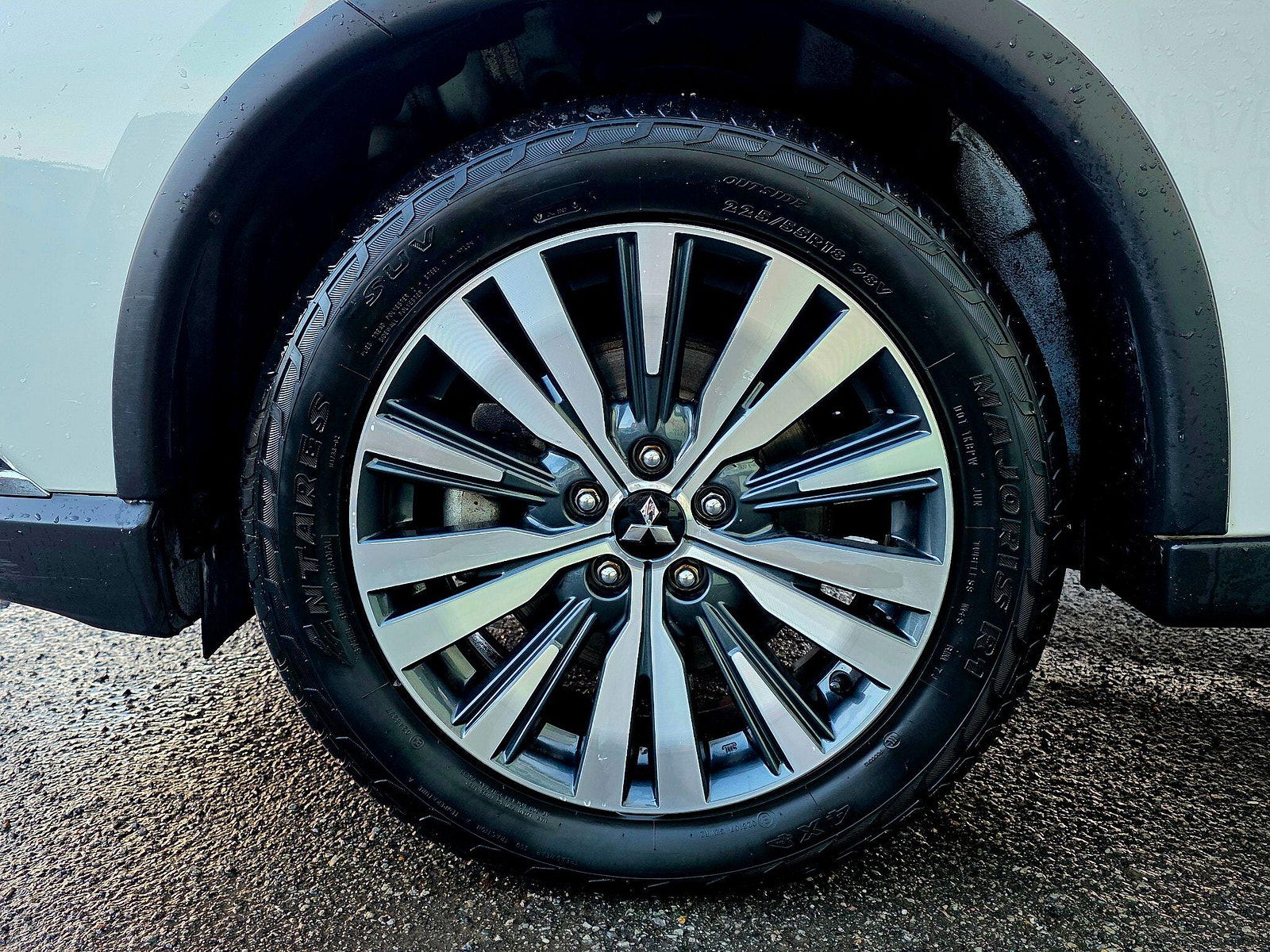 Mitsubishi Outlander 2.0 MIVEC Exceed CVT 4WD Euro 6 (s/s) 5dr 5dr Automatic 2020