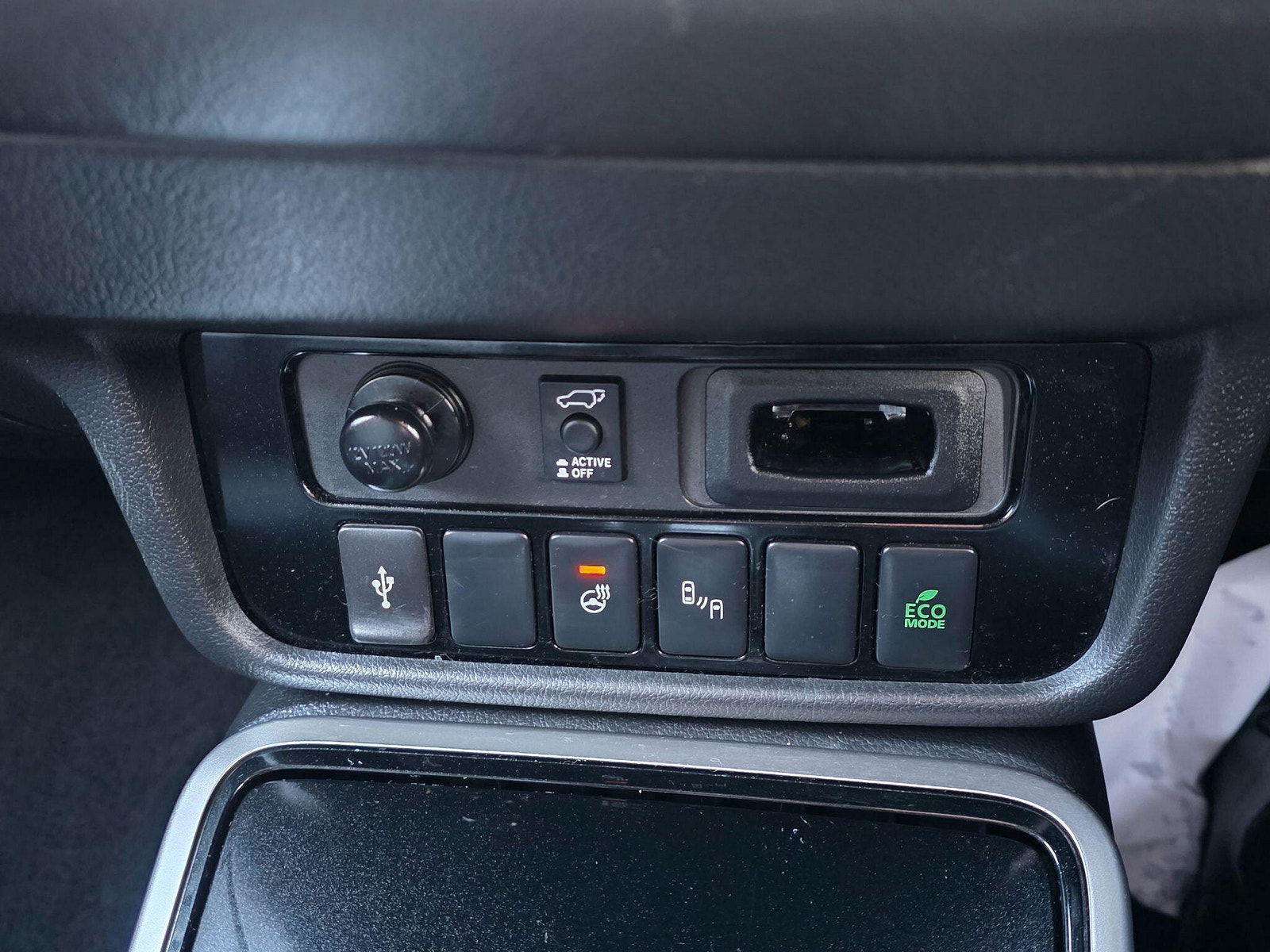 Mitsubishi Outlander 2.0 MIVEC Exceed CVT 4WD Euro 6 (s/s) 5dr 5dr Automatic 2020