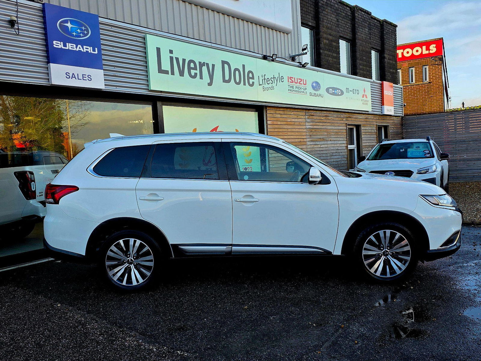 Mitsubishi Outlander 2.0 MIVEC Exceed CVT 4WD Euro 6 (s/s) 5dr 5dr Automatic 2020