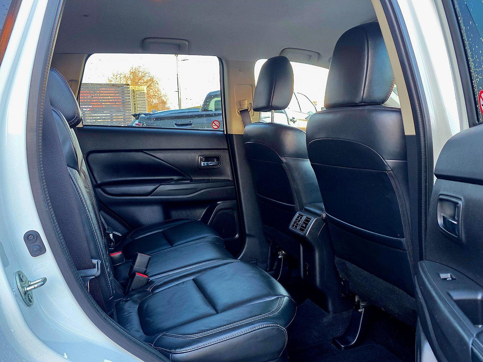 Mitsubishi Outlander 2.0 MIVEC Exceed CVT 4WD Euro 6 (s/s) 5dr 5dr Automatic 2020