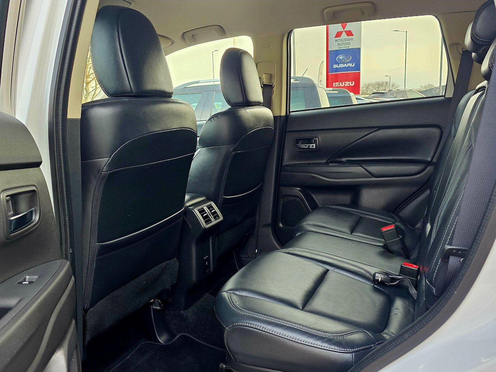 Mitsubishi Outlander 2.0 MIVEC Exceed CVT 4WD Euro 6 (s/s) 5dr 5dr Automatic 2020