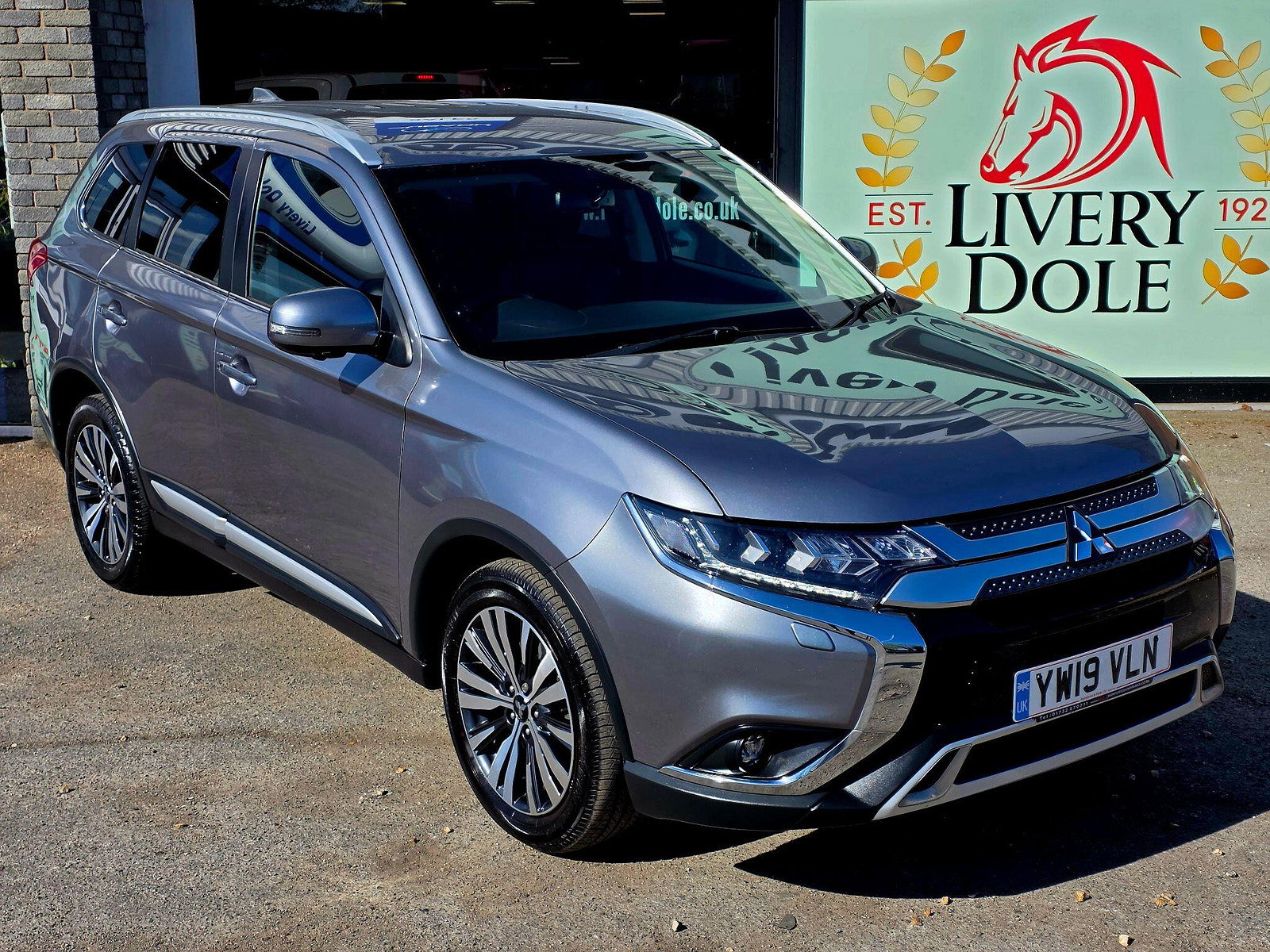 Mitsubishi Outlander 2.0 MIVEC Exceed CVT 4WD Euro 6 (s/s) 5dr 5dr Automatic 2019