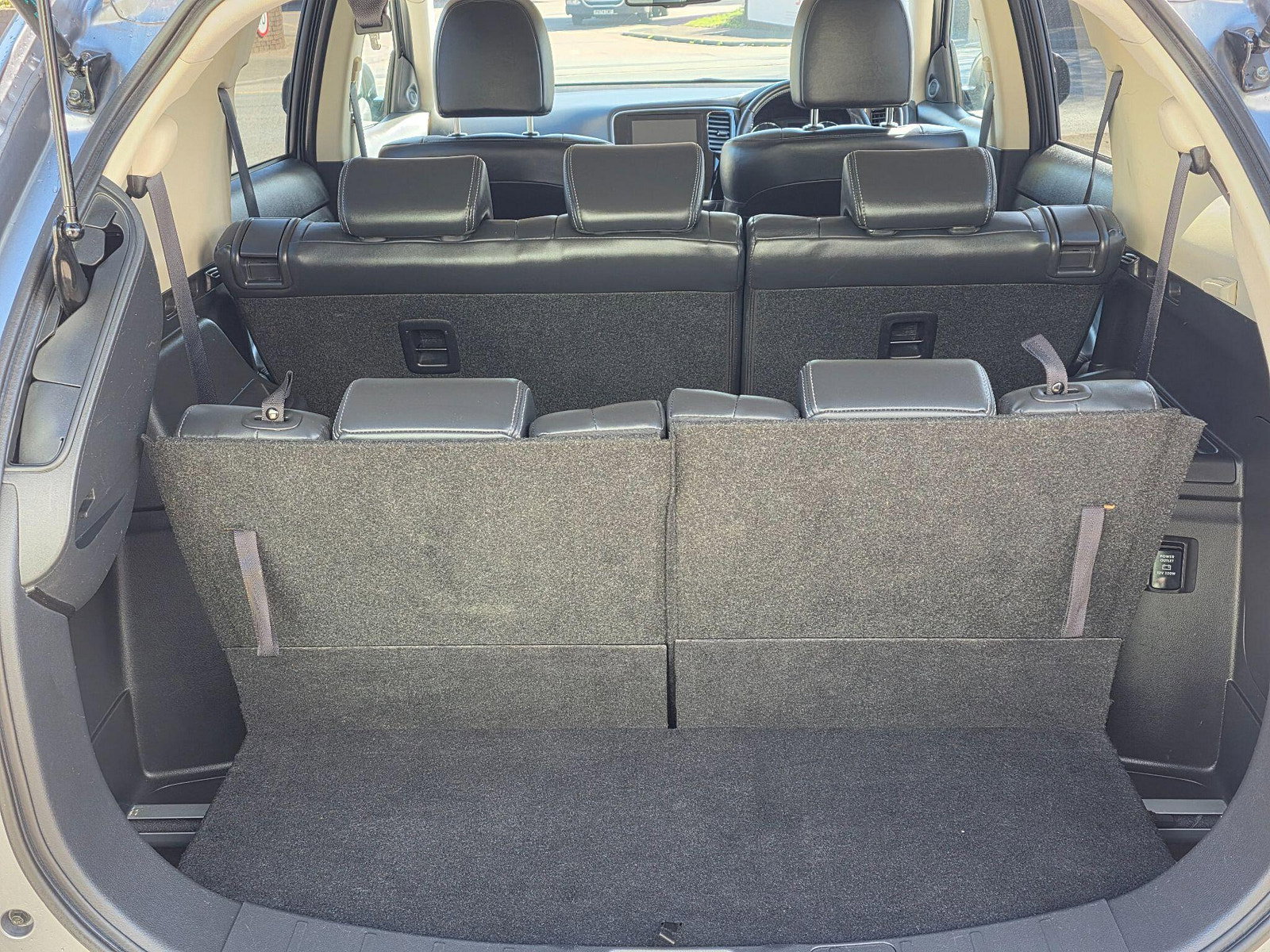 Mitsubishi Outlander 2.0 MIVEC Exceed CVT 4WD Euro 6 (s/s) 5dr 5dr Automatic 2019