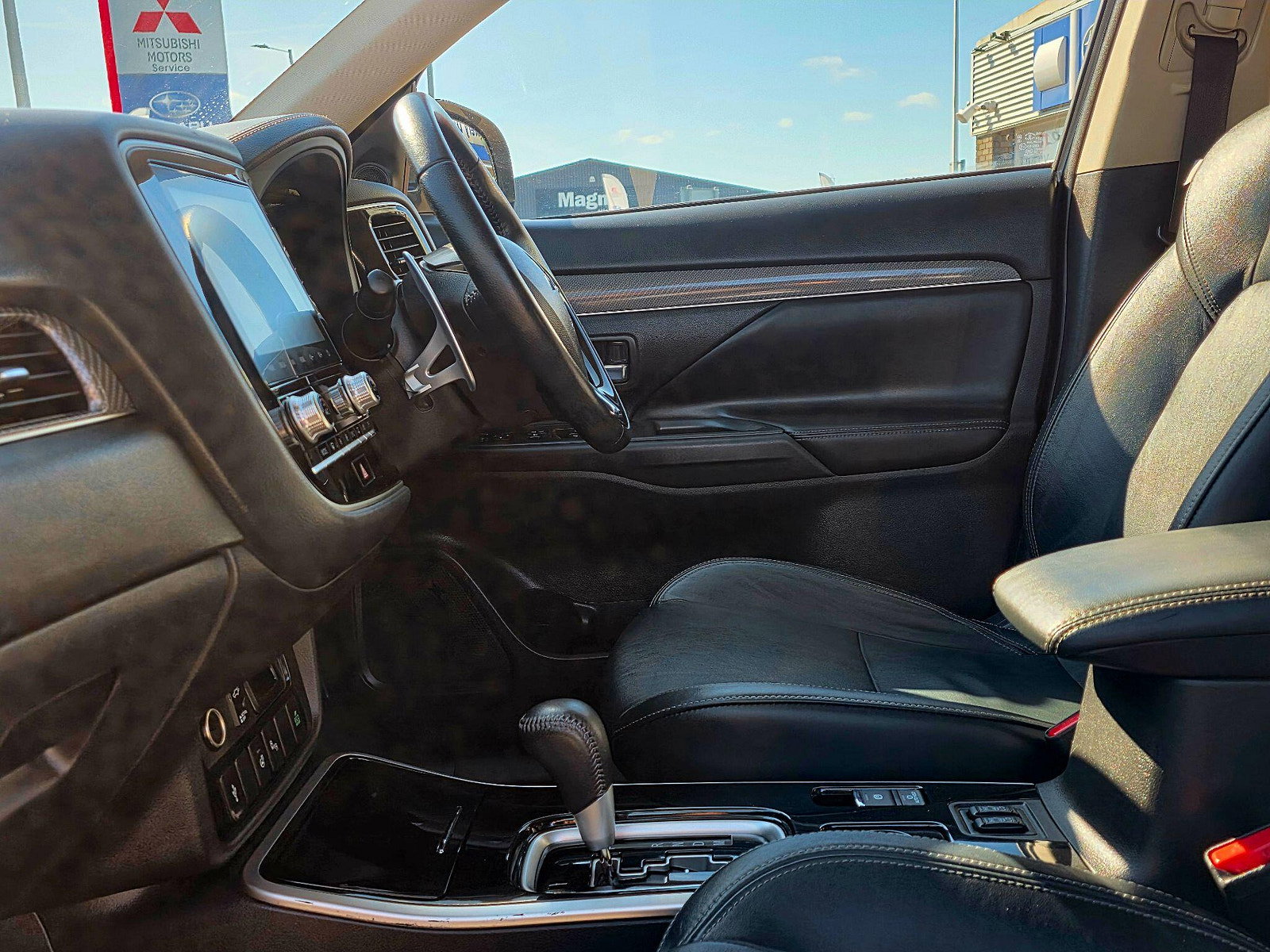 Mitsubishi Outlander 2.0 MIVEC Exceed CVT 4WD Euro 6 (s/s) 5dr 5dr Automatic 2019