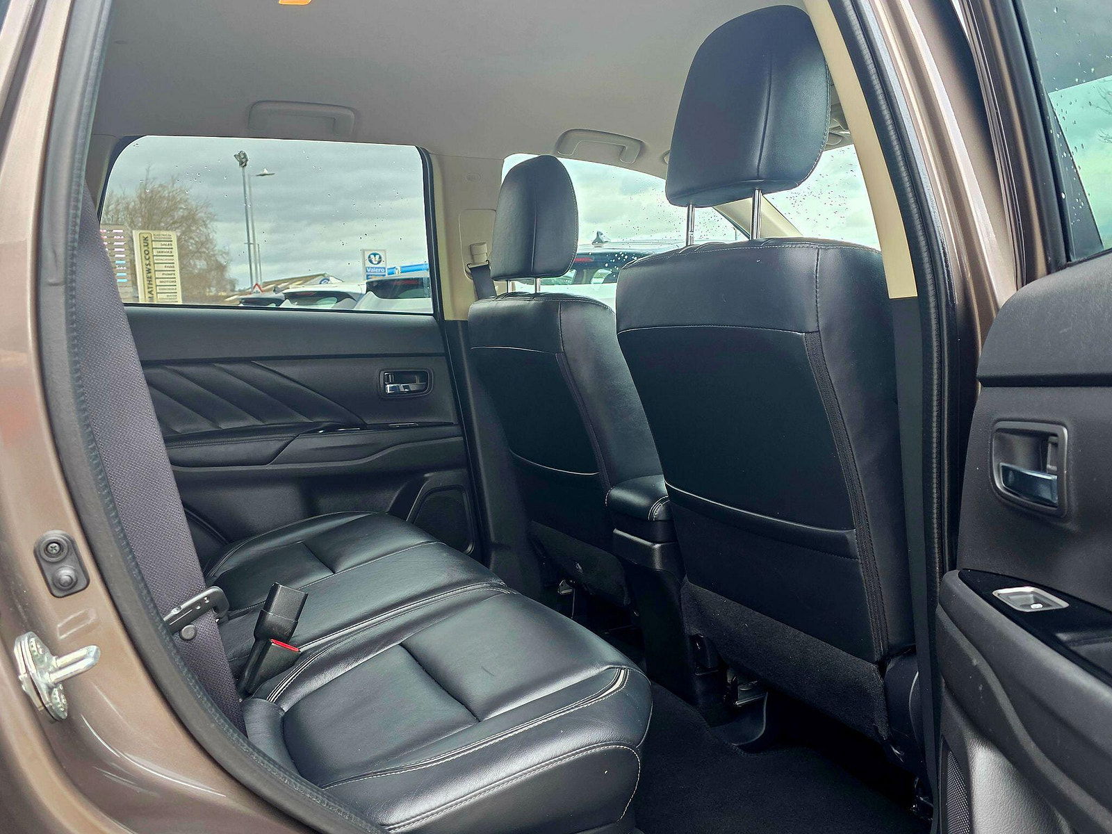 Mitsubishi Outlander 2.0h 12kWh 4h CVT 4WD Euro 6 (s/s) 5dr 5dr Automatic 2018