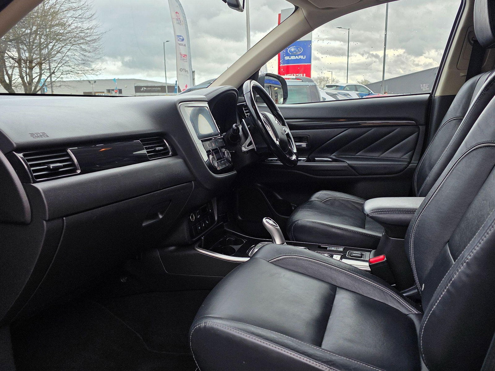 Mitsubishi Outlander 2.0h 12kWh 4h CVT 4WD Euro 6 (s/s) 5dr 5dr Automatic 2018