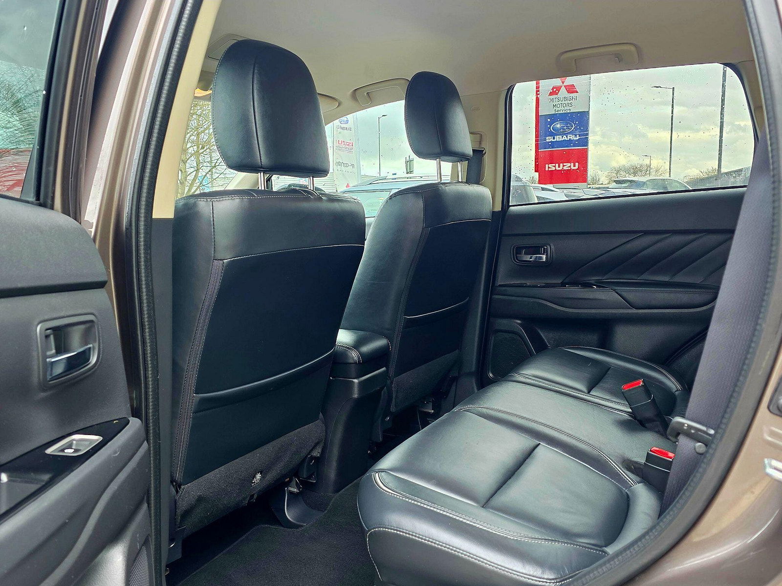 Mitsubishi Outlander 2.0h 12kWh 4h CVT 4WD Euro 6 (s/s) 5dr 5dr Automatic 2018