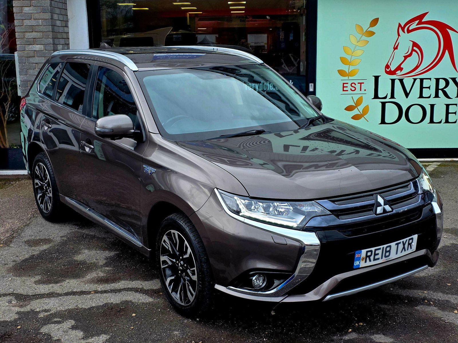 Mitsubishi Outlander 2.0h 12kWh 4h CVT 4WD Euro 6 (s/s) 5dr 5dr Automatic 2018