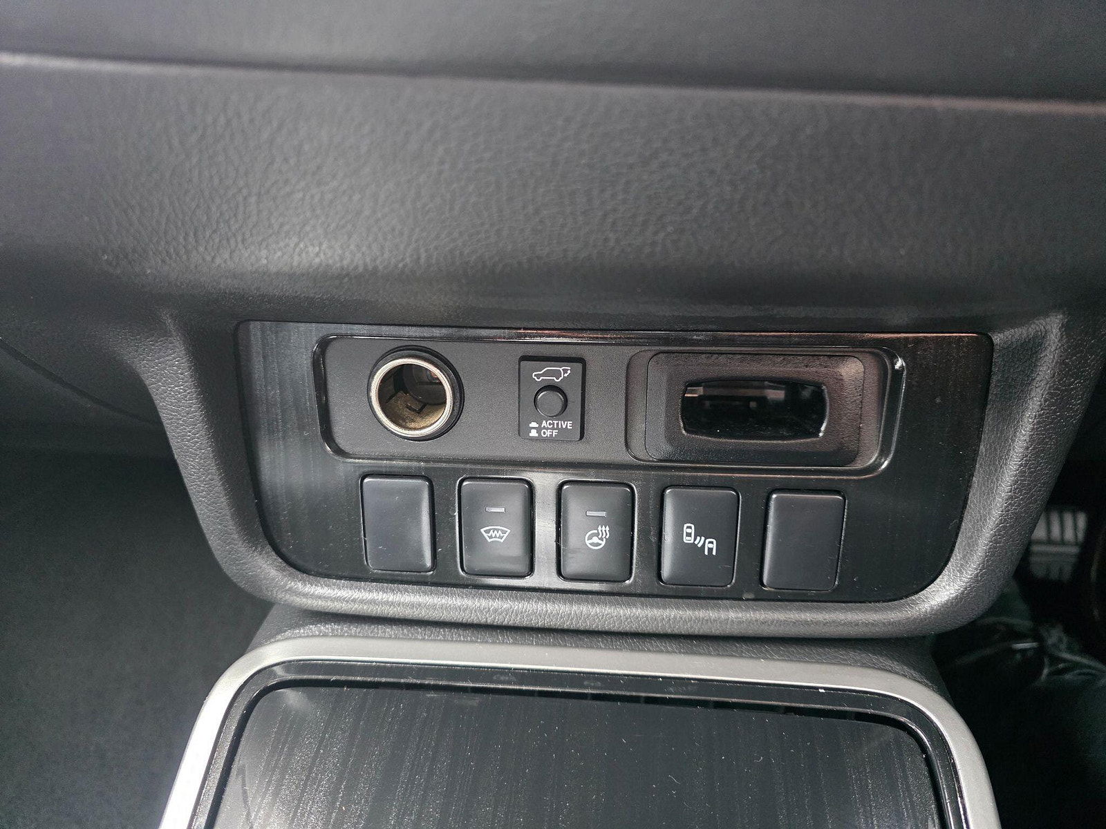 Mitsubishi Outlander 2.0h 12kWh 4h CVT 4WD Euro 6 (s/s) 5dr 5dr Automatic 2018