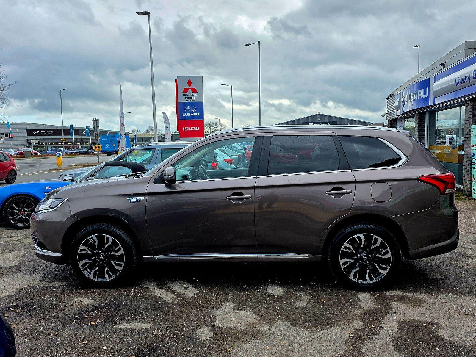 Mitsubishi Outlander 2.0h 12kWh 4h CVT 4WD Euro 6 (s/s) 5dr 5dr Automatic 2018