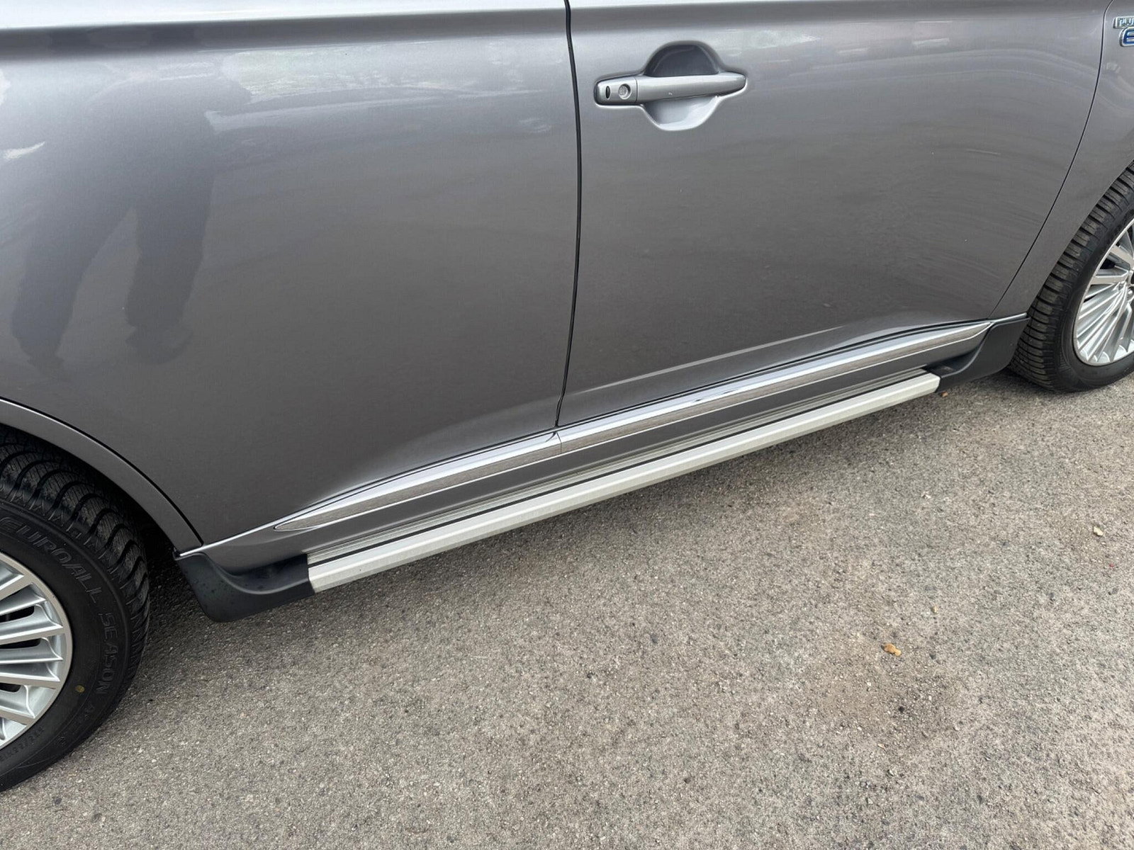 Mitsubishi Outlander 2.4h TwinMotor 13.8kWh 4h CVT 4WD Euro 6 (s/s) 5dr 5dr Automatic 2018