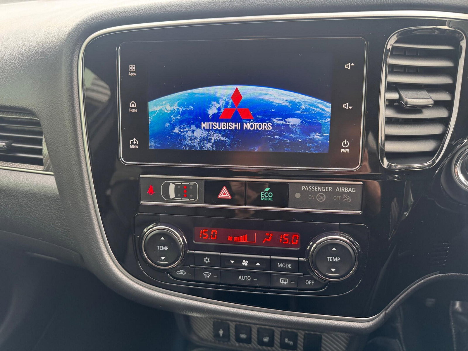 Mitsubishi Outlander 2.4h TwinMotor 13.8kWh 4h CVT 4WD Euro 6 (s/s) 5dr 5dr Automatic 2018