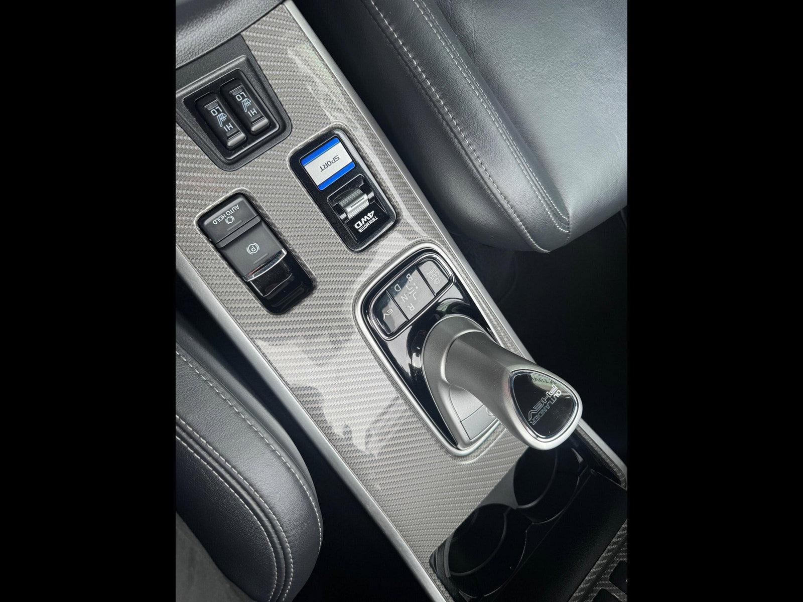 Mitsubishi Outlander 2.4h TwinMotor 13.8kWh 4h CVT 4WD Euro 6 (s/s) 5dr 5dr Automatic 2018