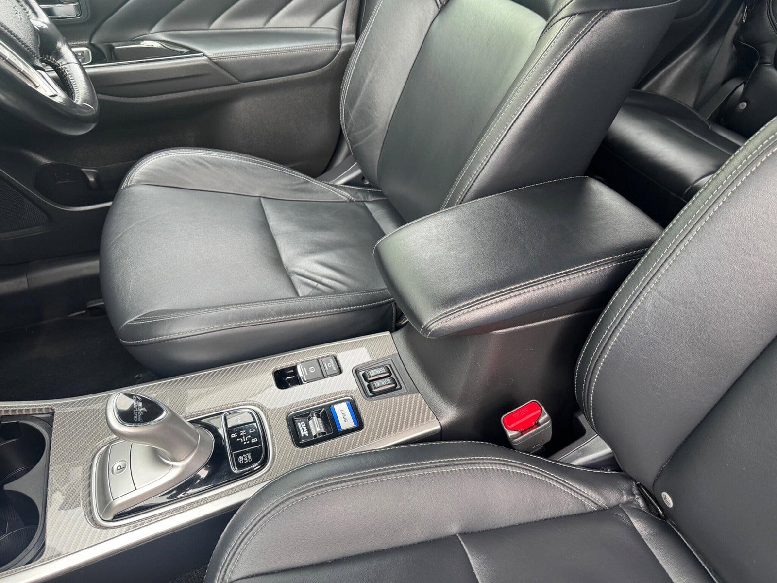 Mitsubishi Outlander 2.4h TwinMotor 13.8kWh 4h CVT 4WD Euro 6 (s/s) 5dr 5dr Automatic 2018