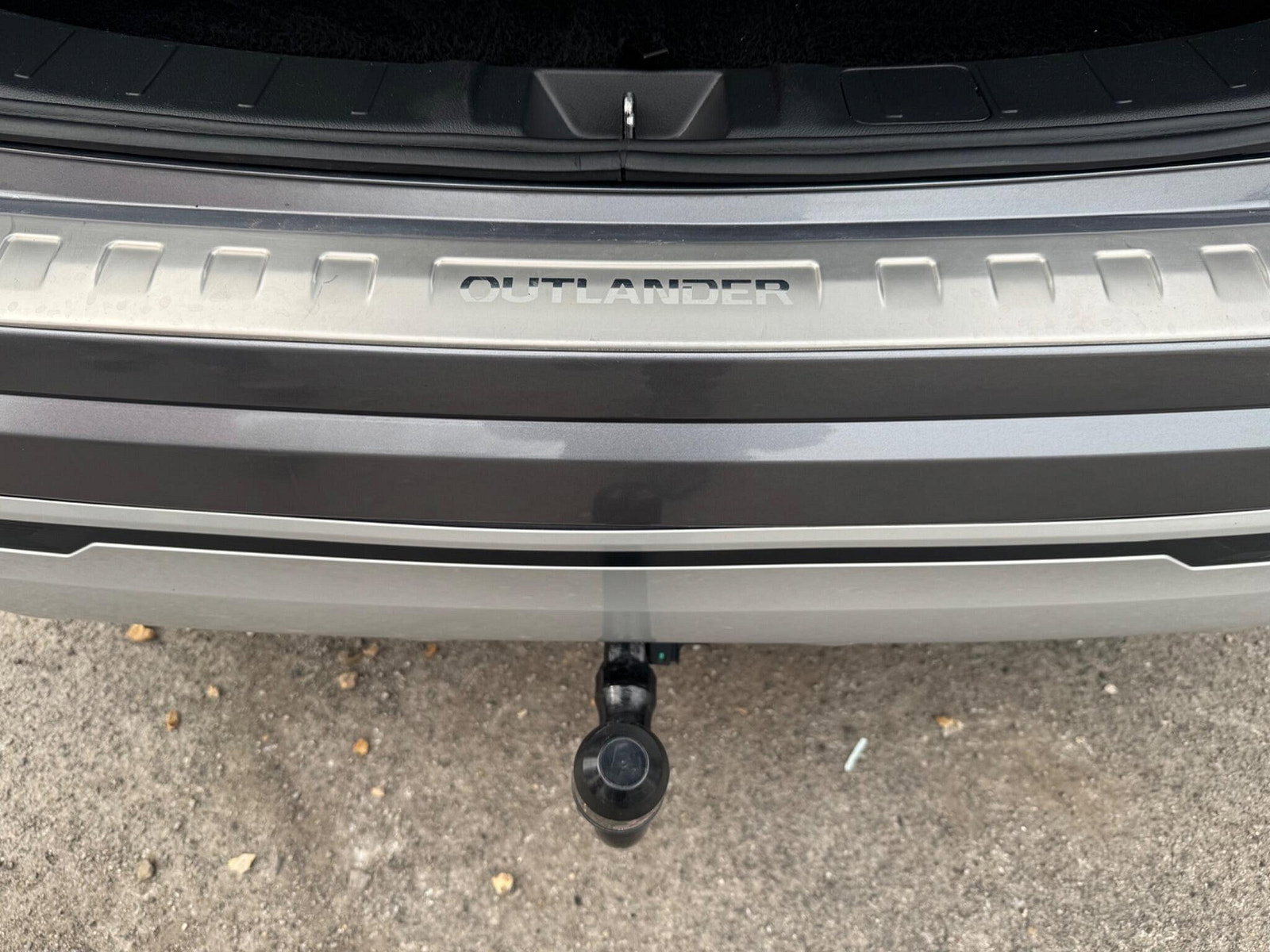 Mitsubishi Outlander 2.4h TwinMotor 13.8kWh 4h CVT 4WD Euro 6 (s/s) 5dr 5dr Automatic 2018