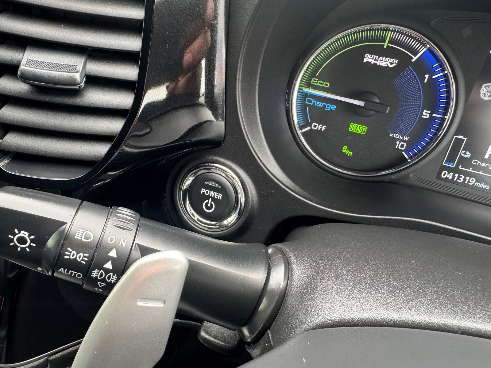 Mitsubishi Outlander 2.4h TwinMotor 13.8kWh 4h CVT 4WD Euro 6 (s/s) 5dr 5dr Automatic 2018