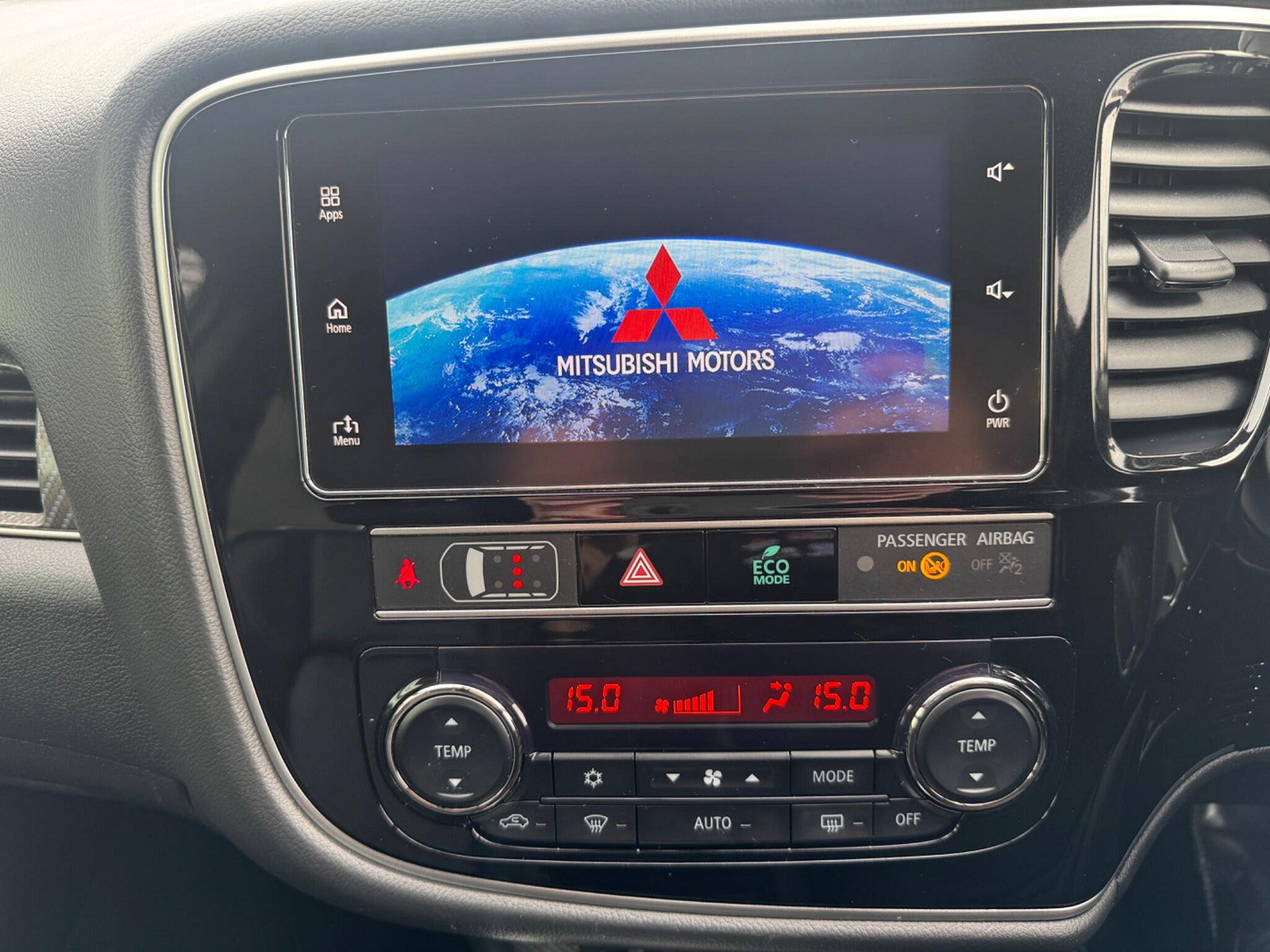 Mitsubishi Outlander 2.4h TwinMotor 13.8kWh 4h CVT 4WD Euro 6 (s/s) 5dr 5dr Automatic 2018