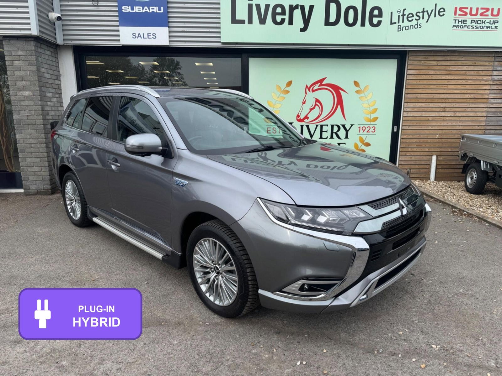Mitsubishi Outlander 2.4h TwinMotor 13.8kWh 4h CVT 4WD Euro 6 (s/s) 5dr 5dr Automatic 2018